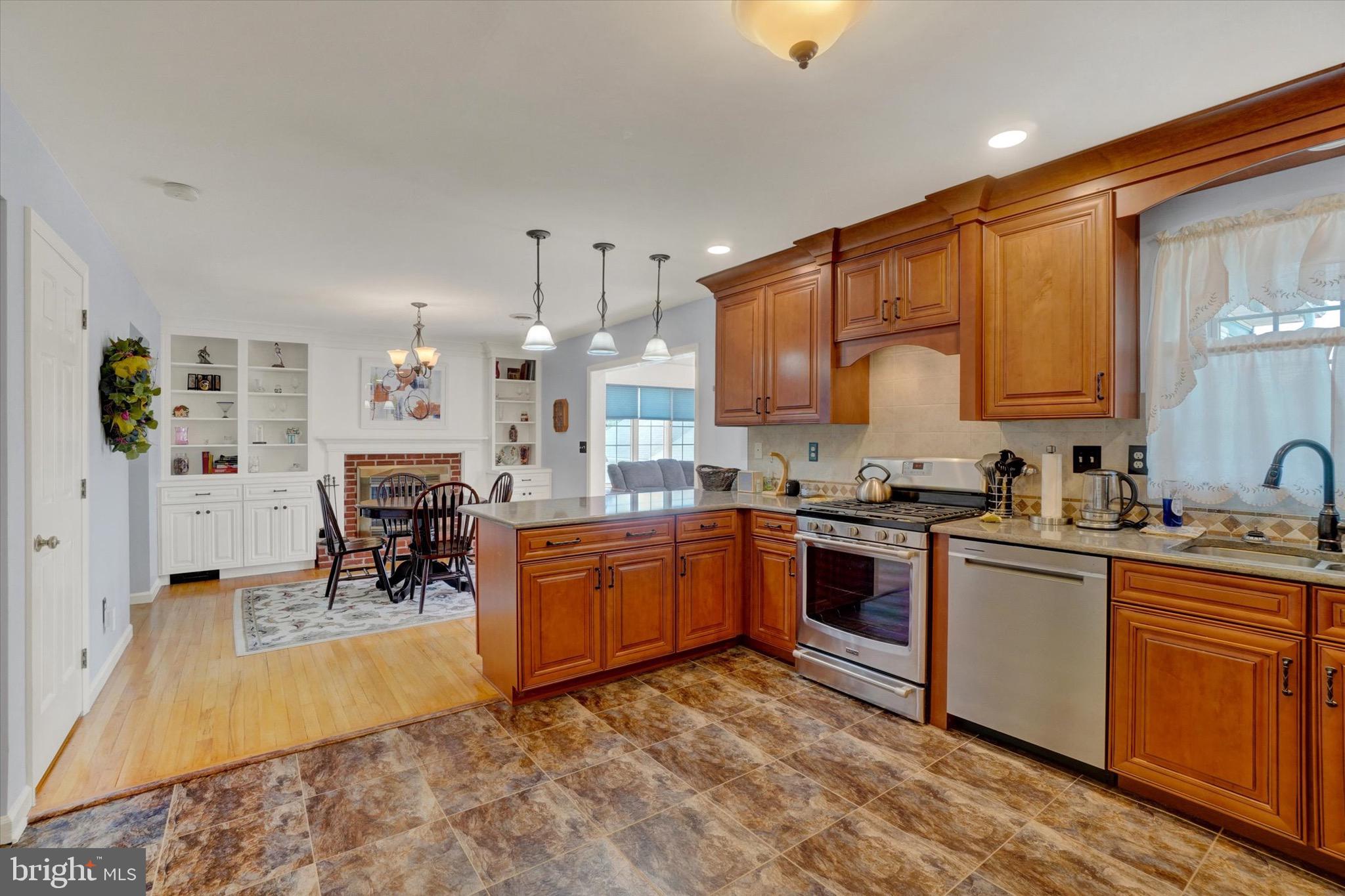 3 COUNTRY MANOR LANE