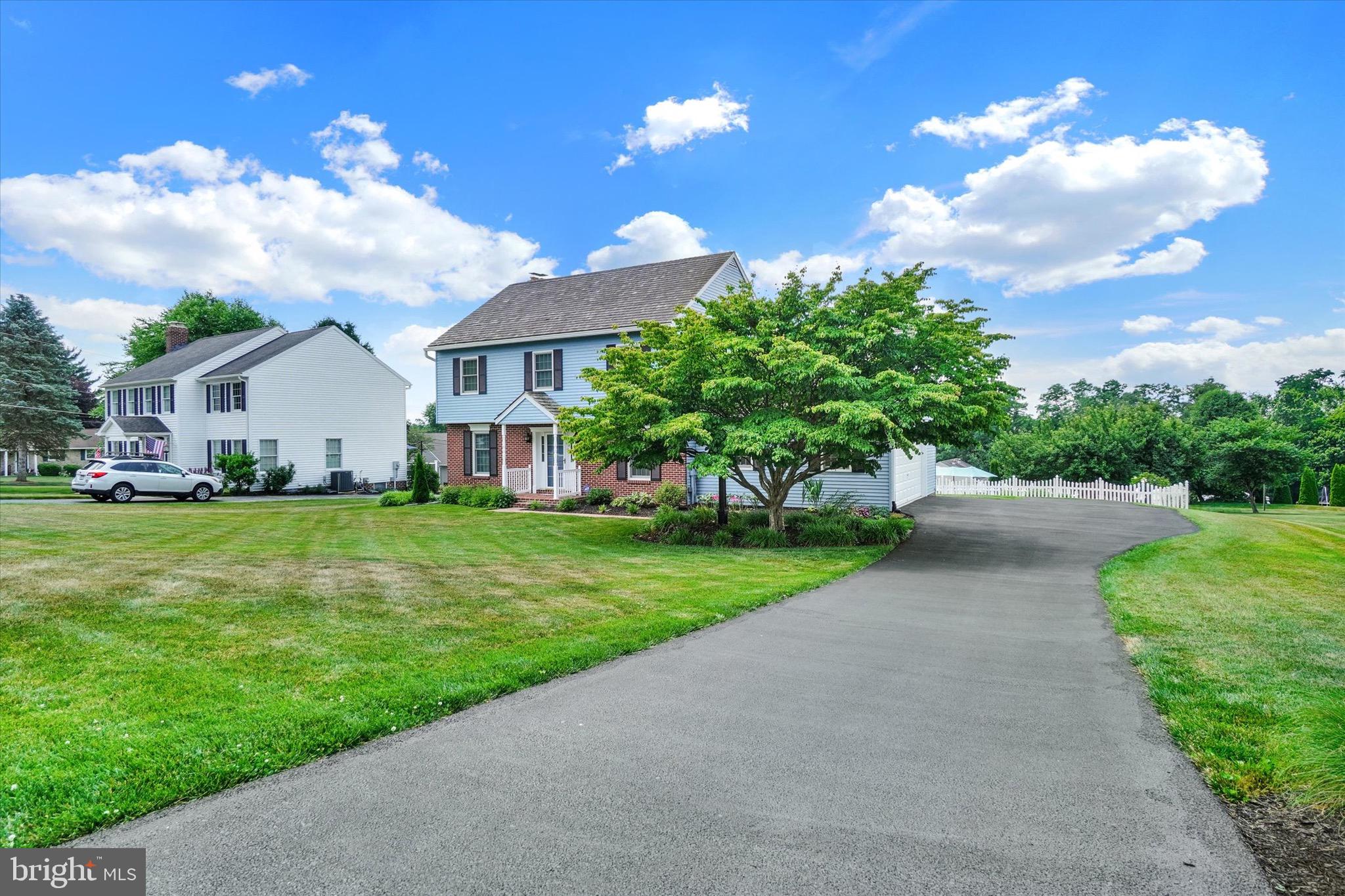 3 COUNTRY MANOR LANE