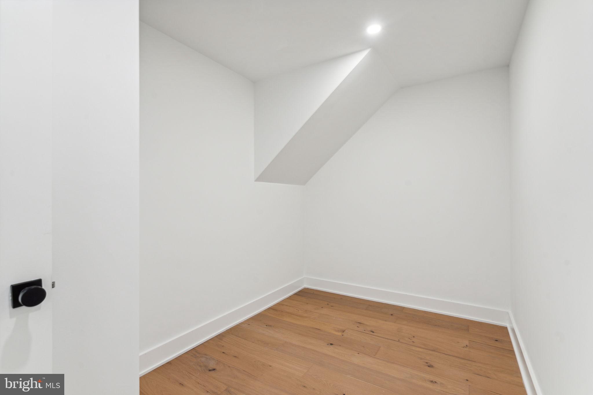 GRADUATE HOSPITAL - Residential