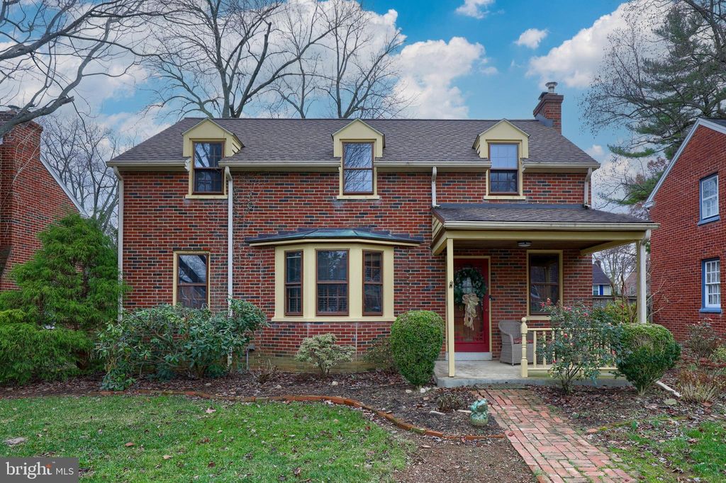 Photo of 970 Salisbury Court, Lancaster, PA 17601 (MLS # PALA2044492)