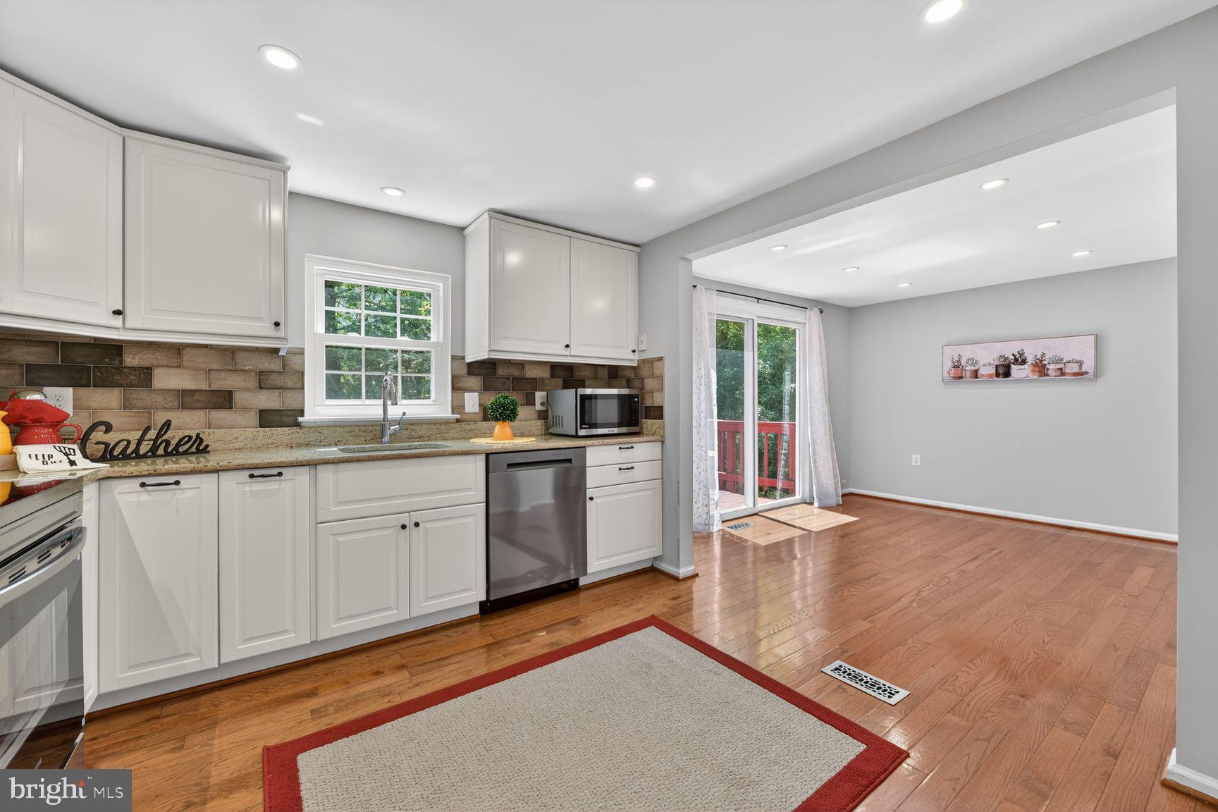 10041 CHESTNUT WOOD LANE