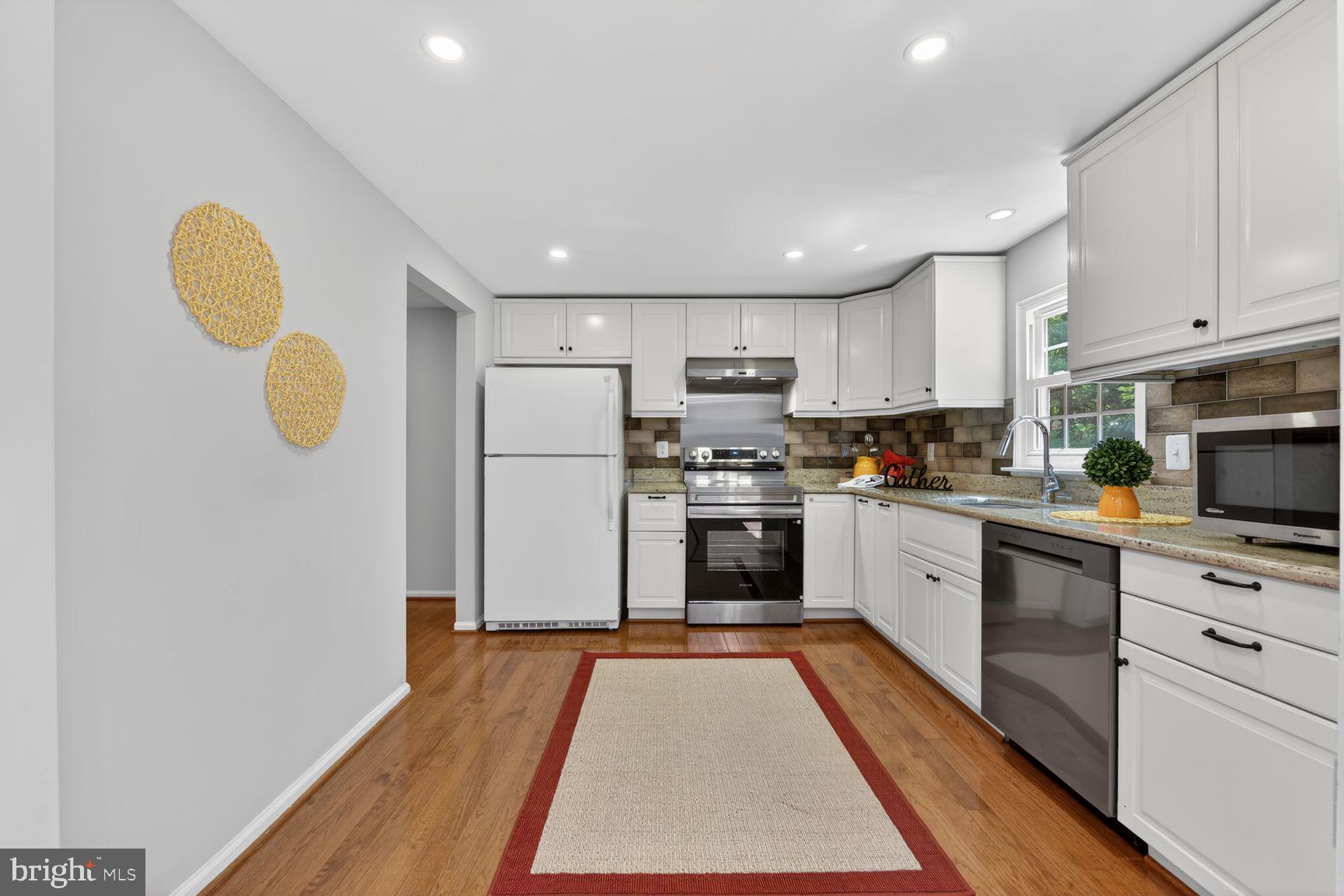 10041 CHESTNUT WOOD LANE