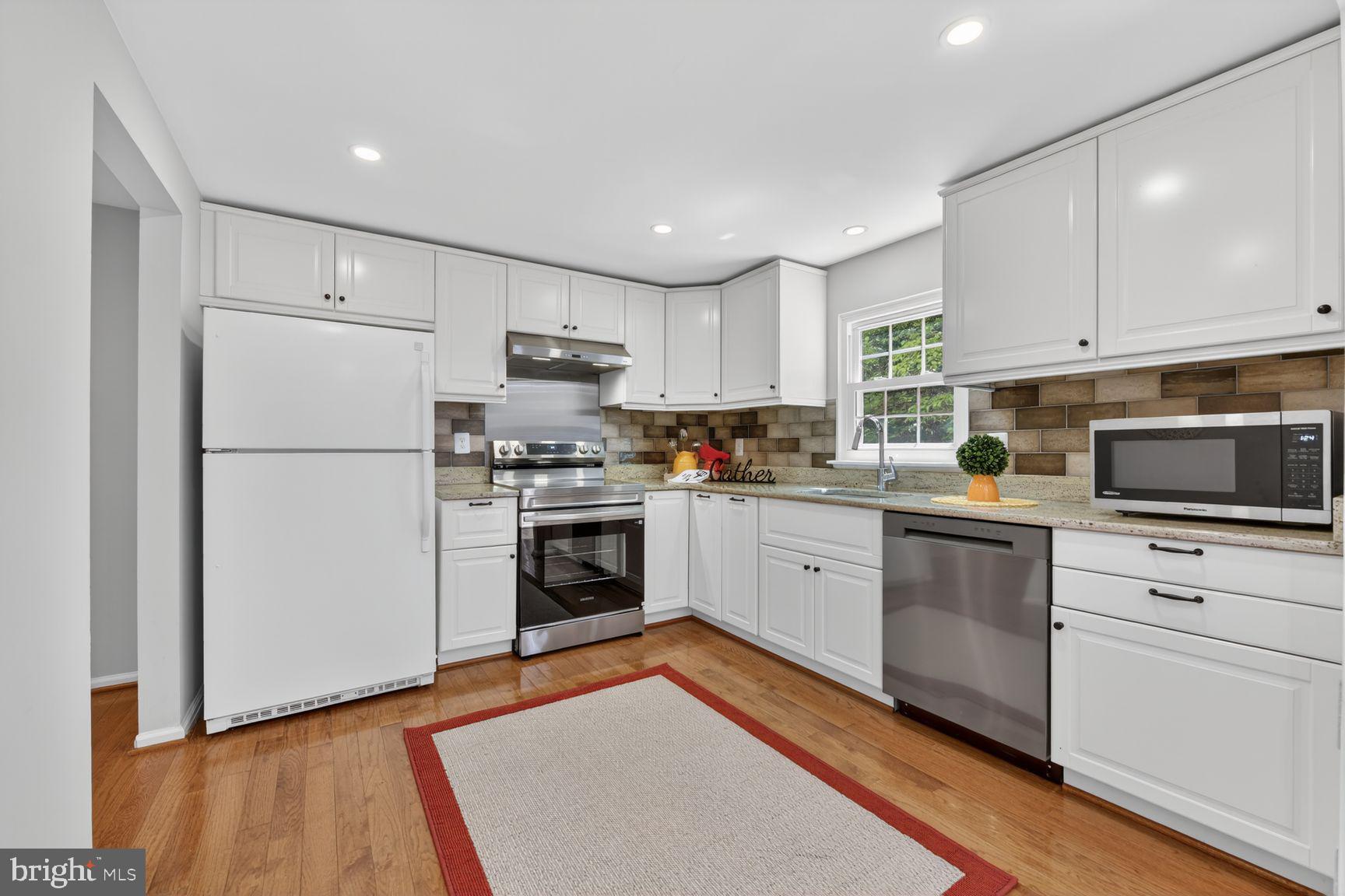 10041 CHESTNUT WOOD LANE