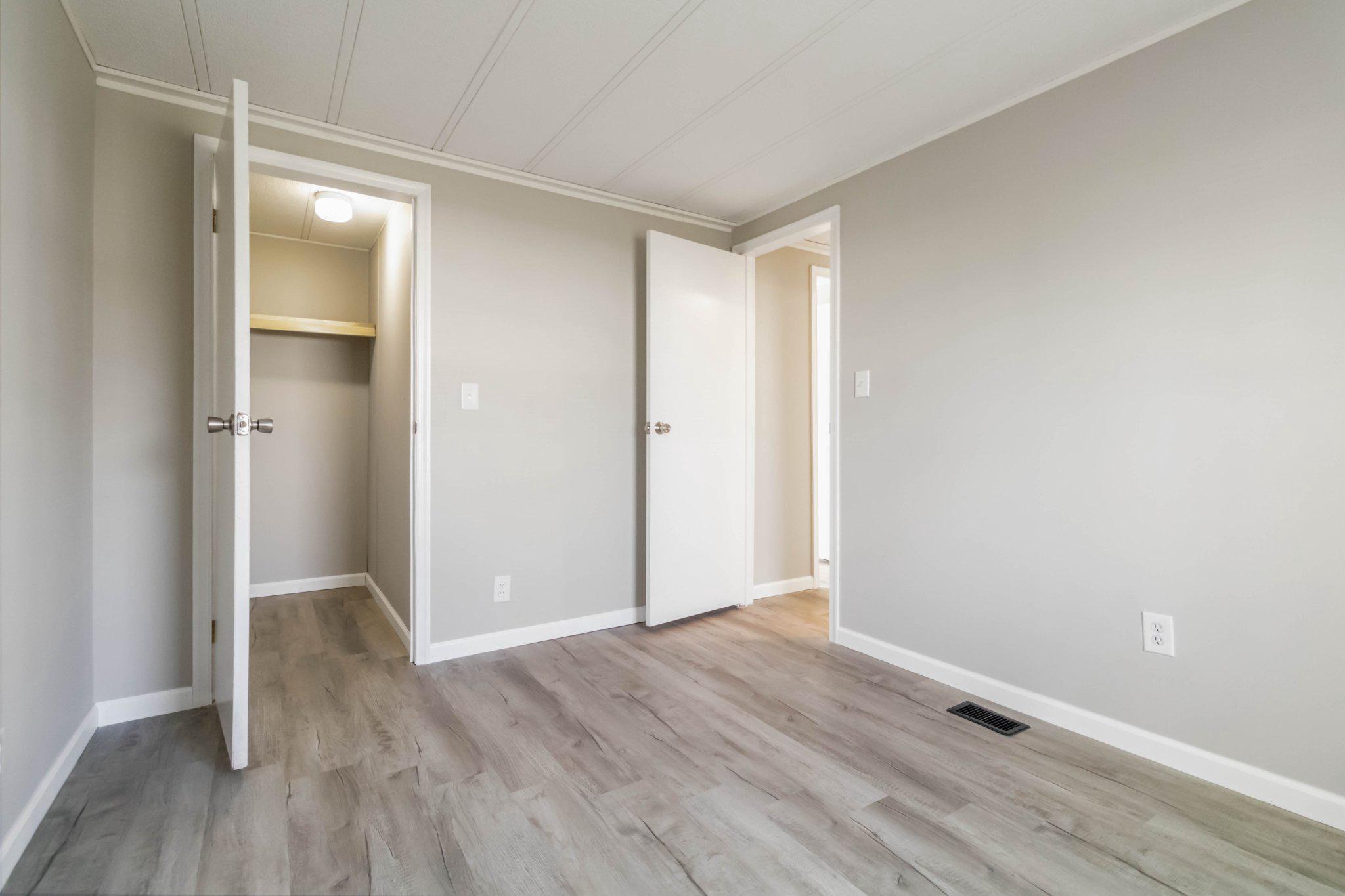 PINE MANOR MHP - Residential