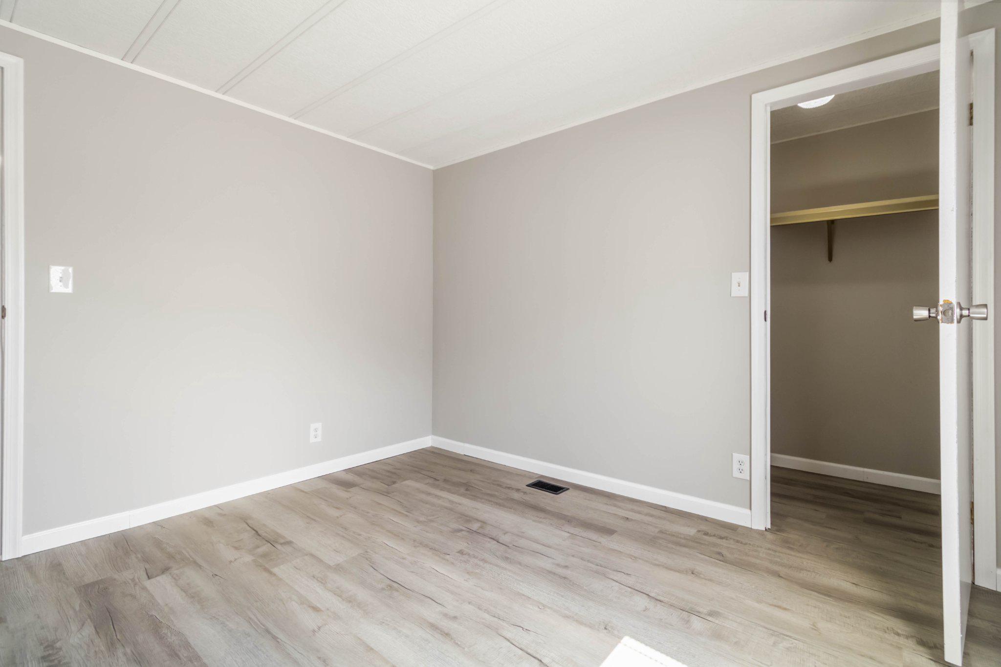 PINE MANOR MHP - Residential