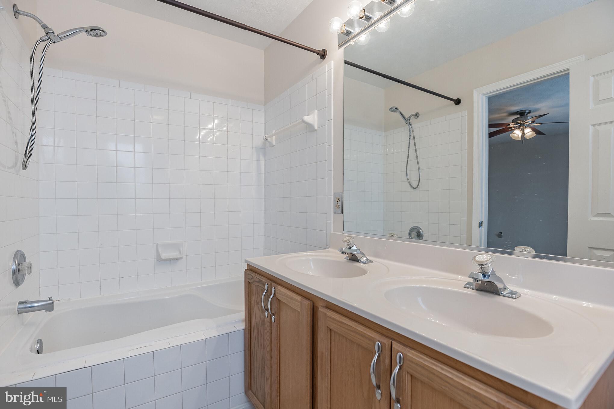 HICKORY HILLS NORTH - Residential