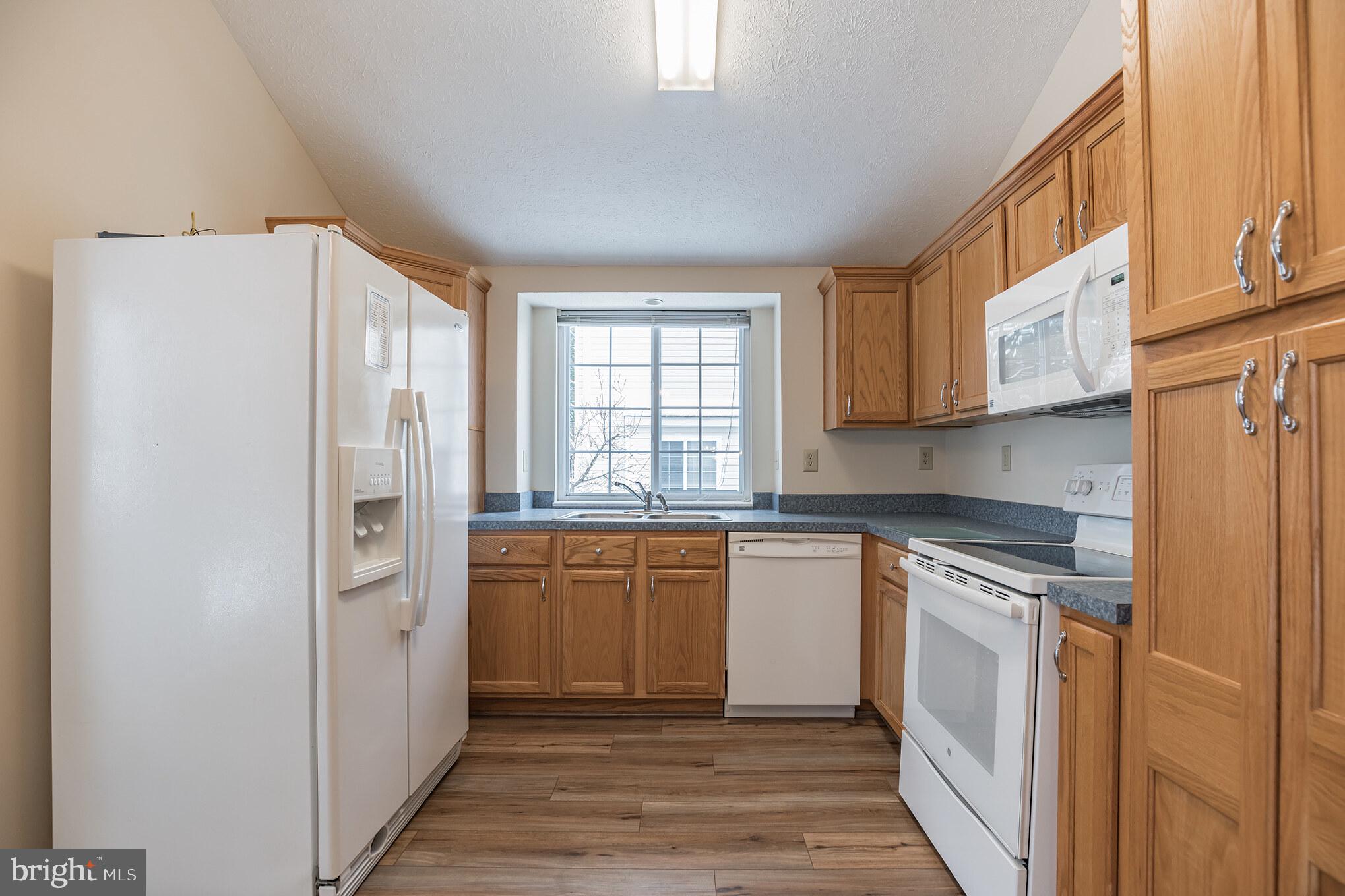 HICKORY HILLS NORTH - Residential