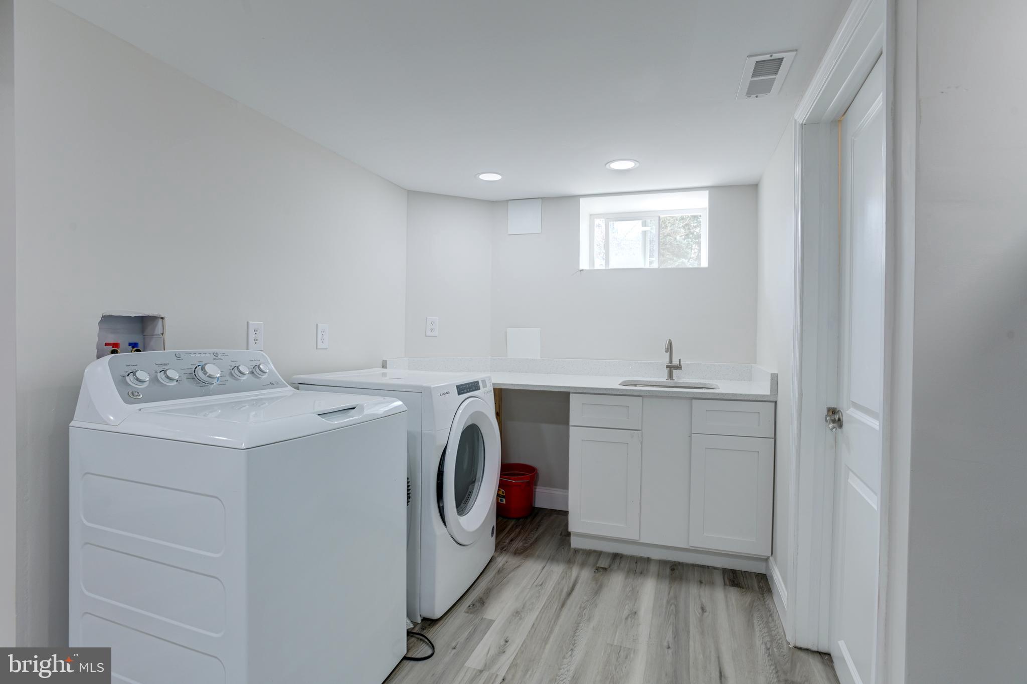 STONELEIGH - Residential Lease