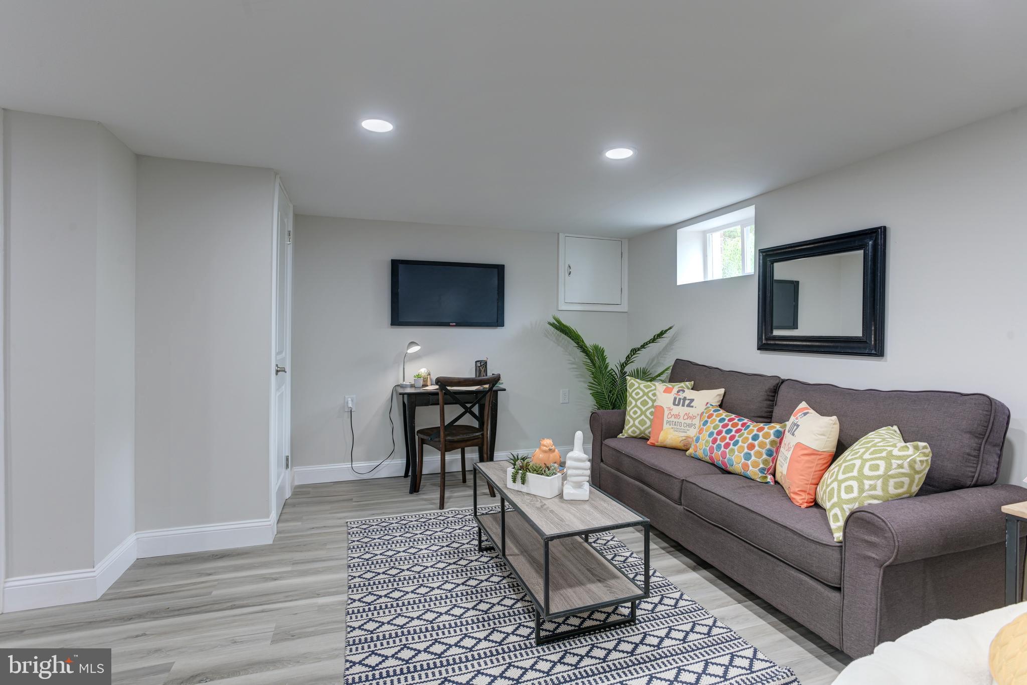 STONELEIGH - Residential Lease