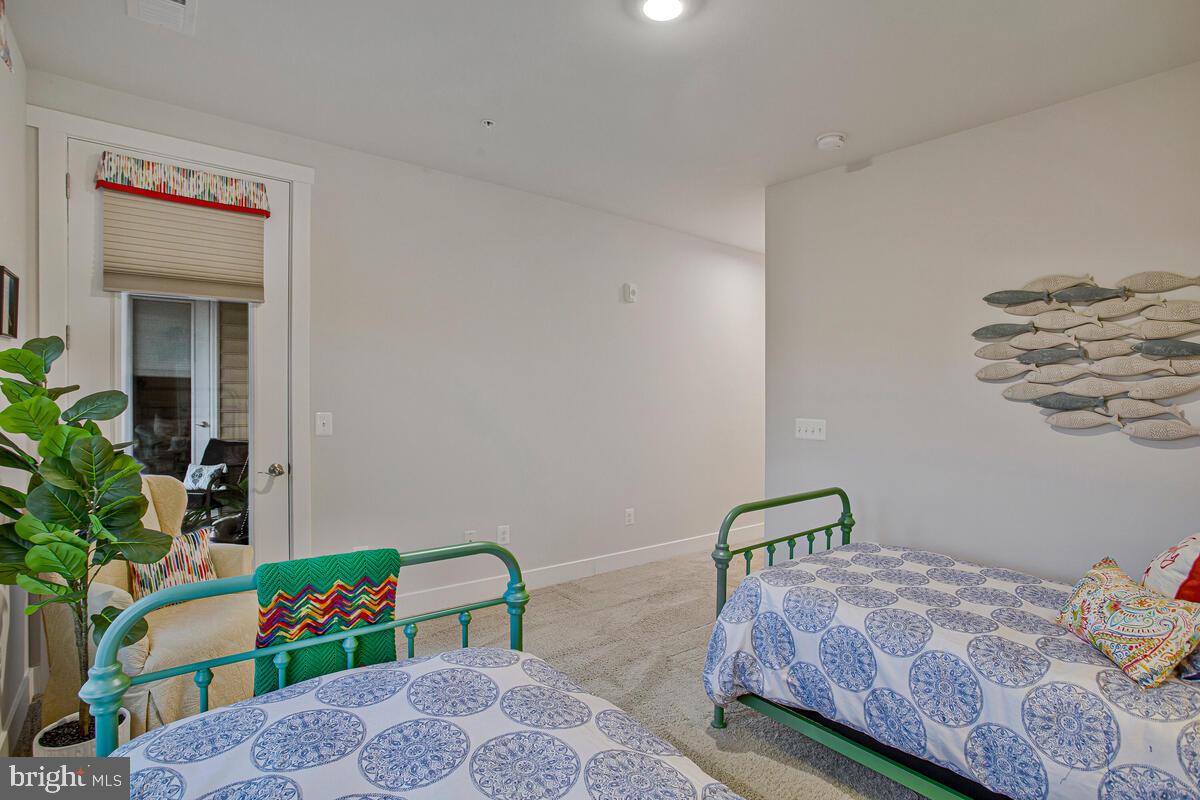 FOUR SEASONS AT KENT ISLAND - Residential