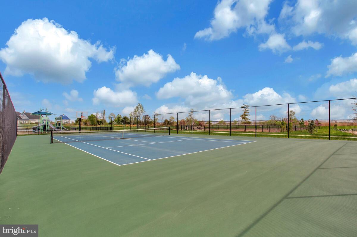 FOUR SEASONS AT KENT ISLAND - Residential