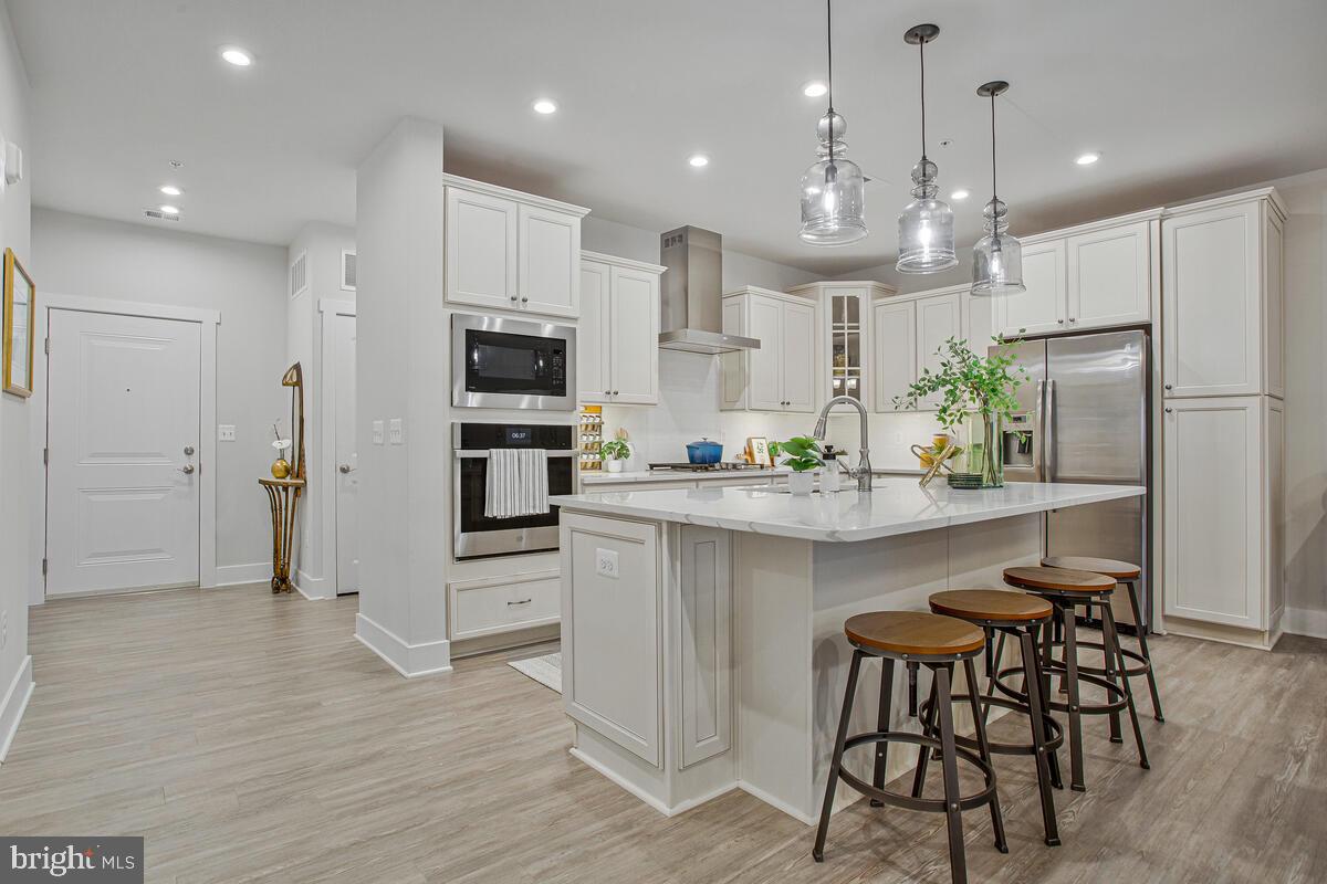 FOUR SEASONS AT KENT ISLAND - Residential