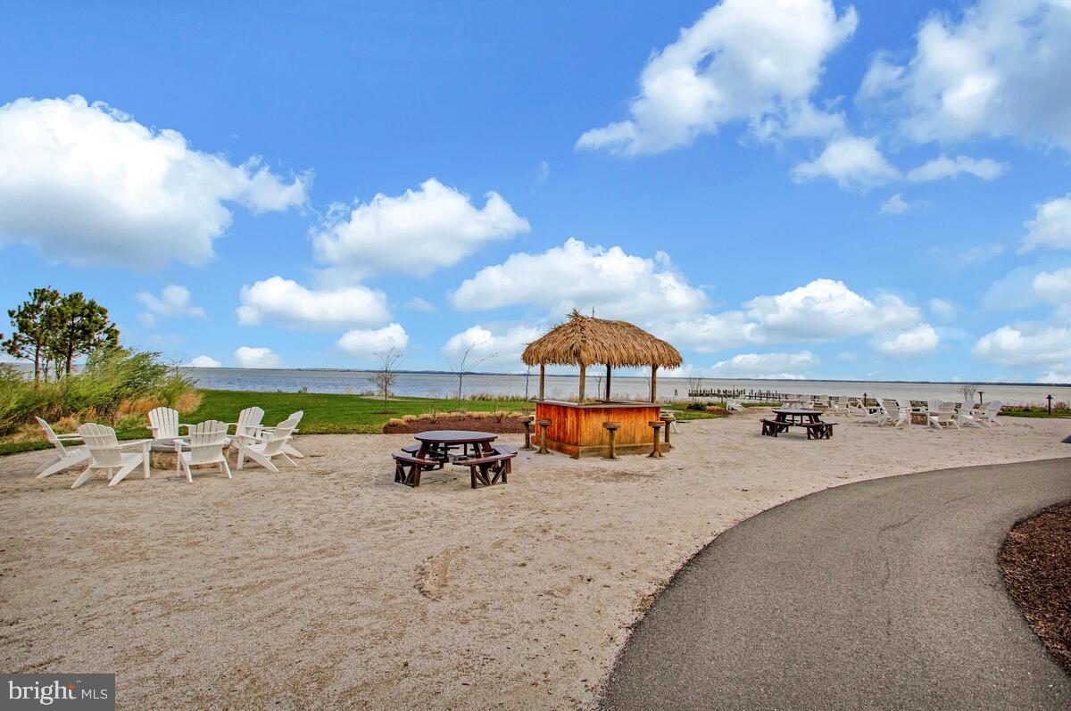 FOUR SEASONS AT KENT ISLAND - Residential