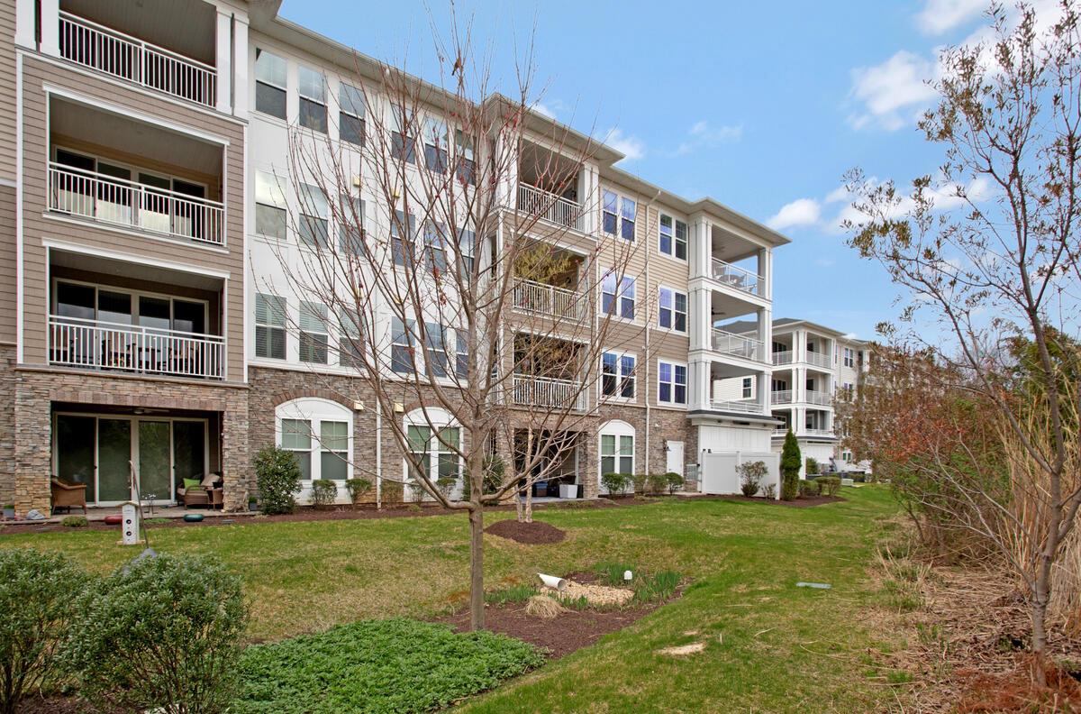 FOUR SEASONS AT KENT ISLAND - Residential