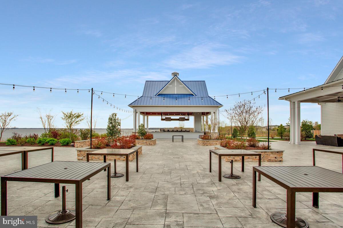 FOUR SEASONS AT KENT ISLAND - Residential