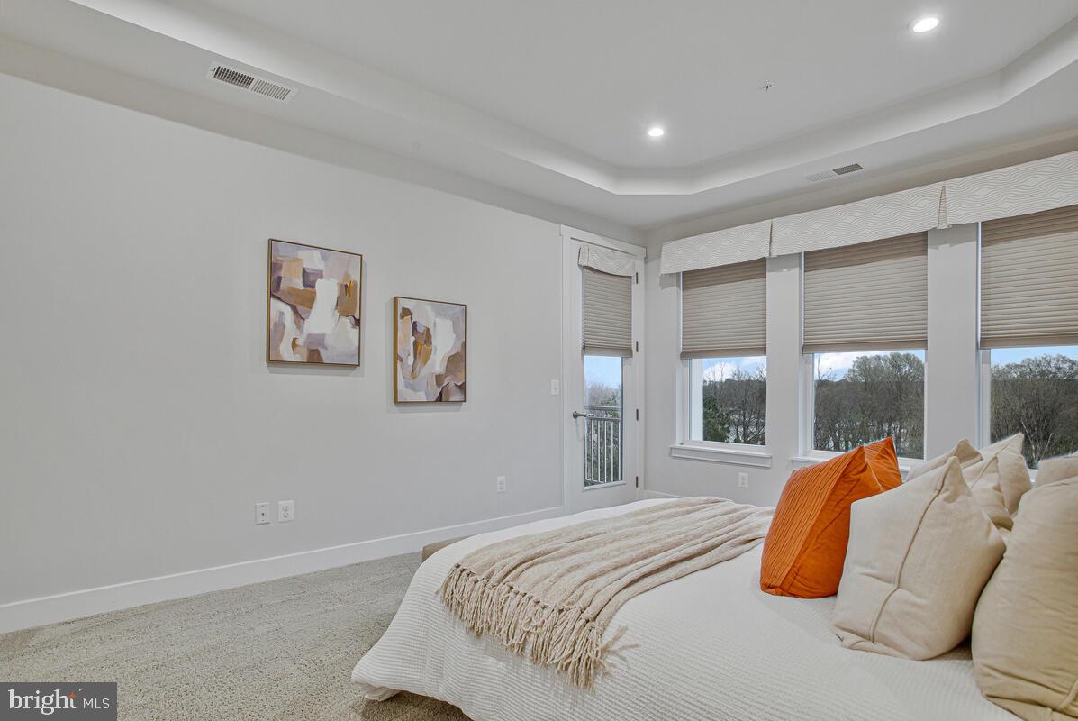 FOUR SEASONS AT KENT ISLAND - Residential