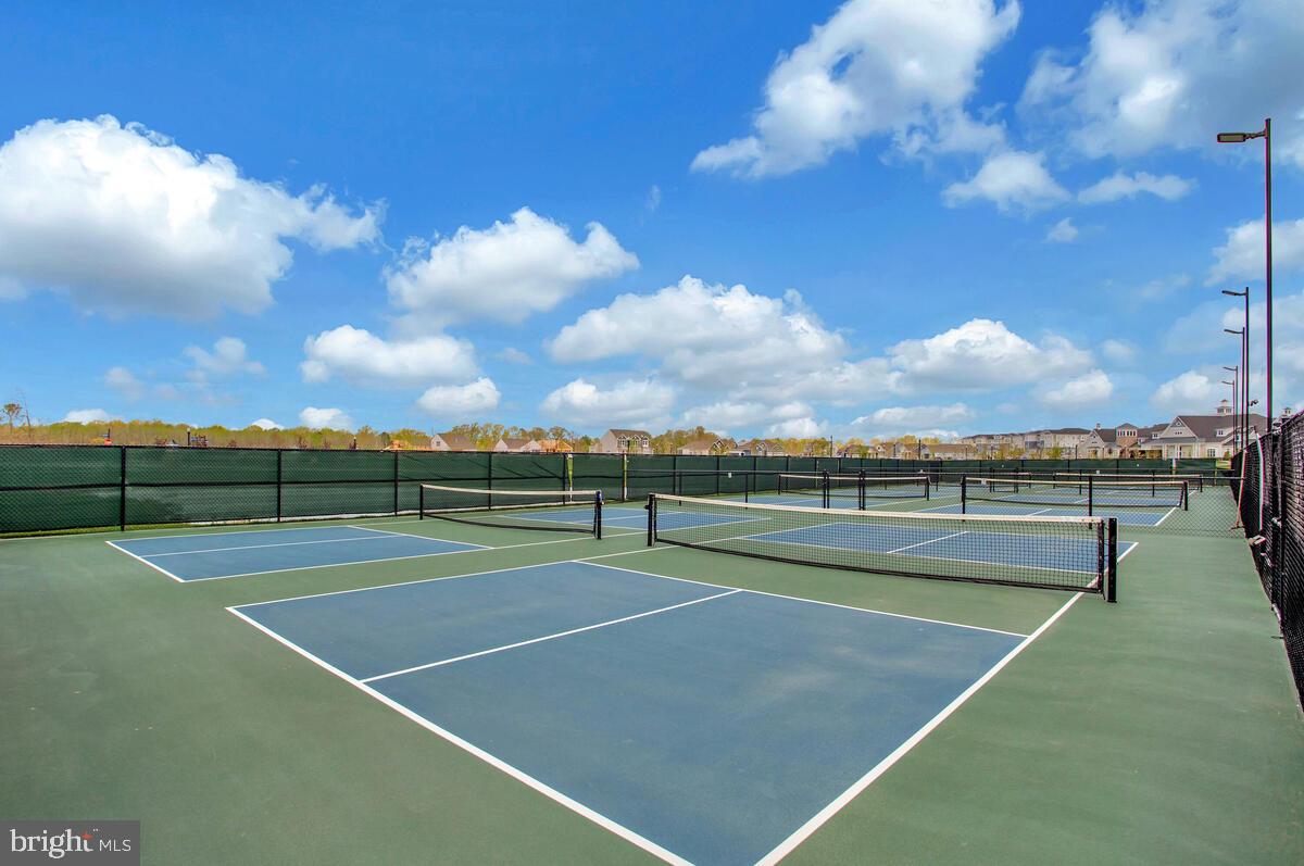 FOUR SEASONS AT KENT ISLAND - Residential