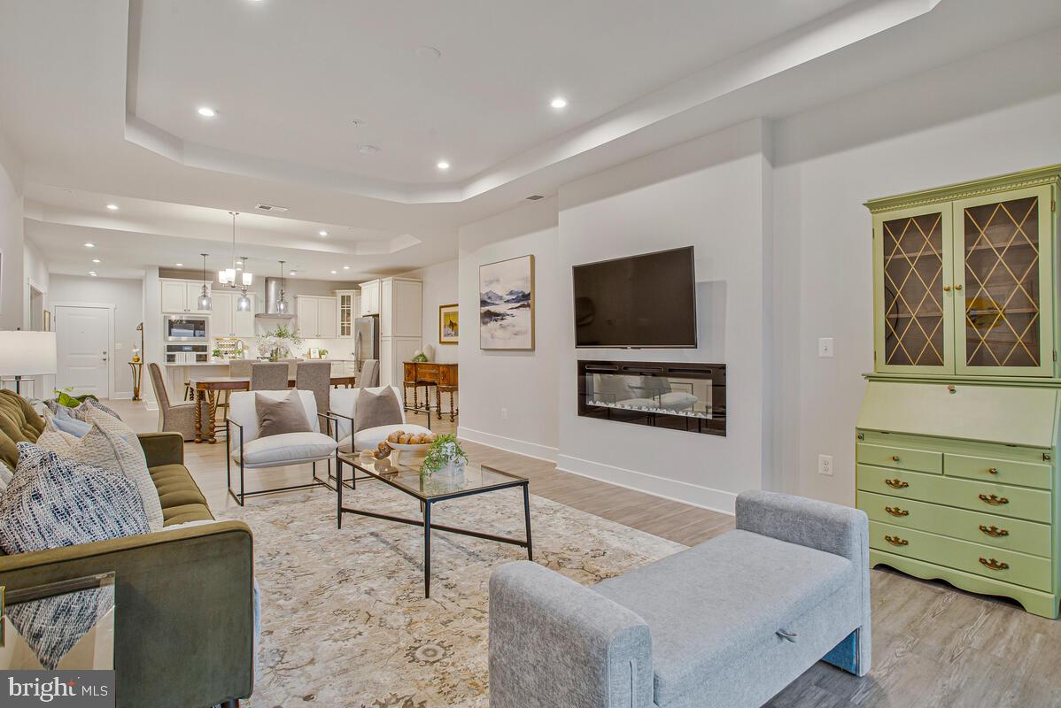 FOUR SEASONS AT KENT ISLAND - Residential