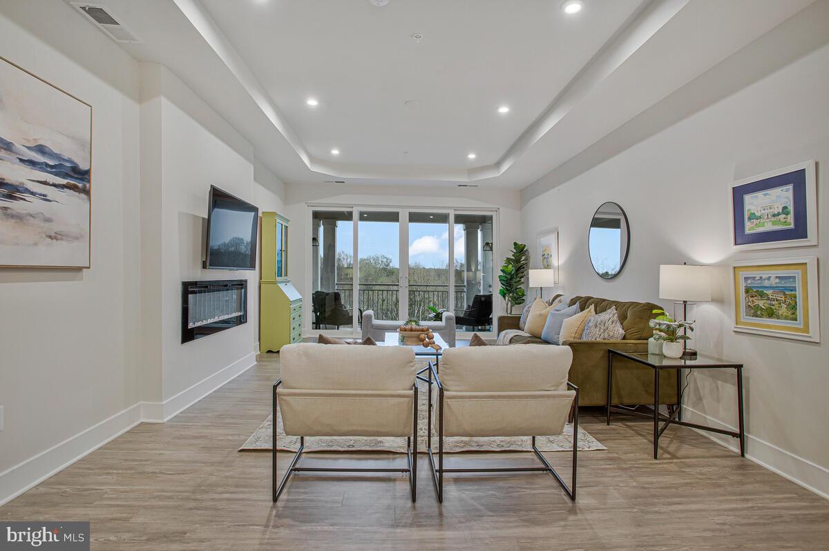 FOUR SEASONS AT KENT ISLAND - Residential