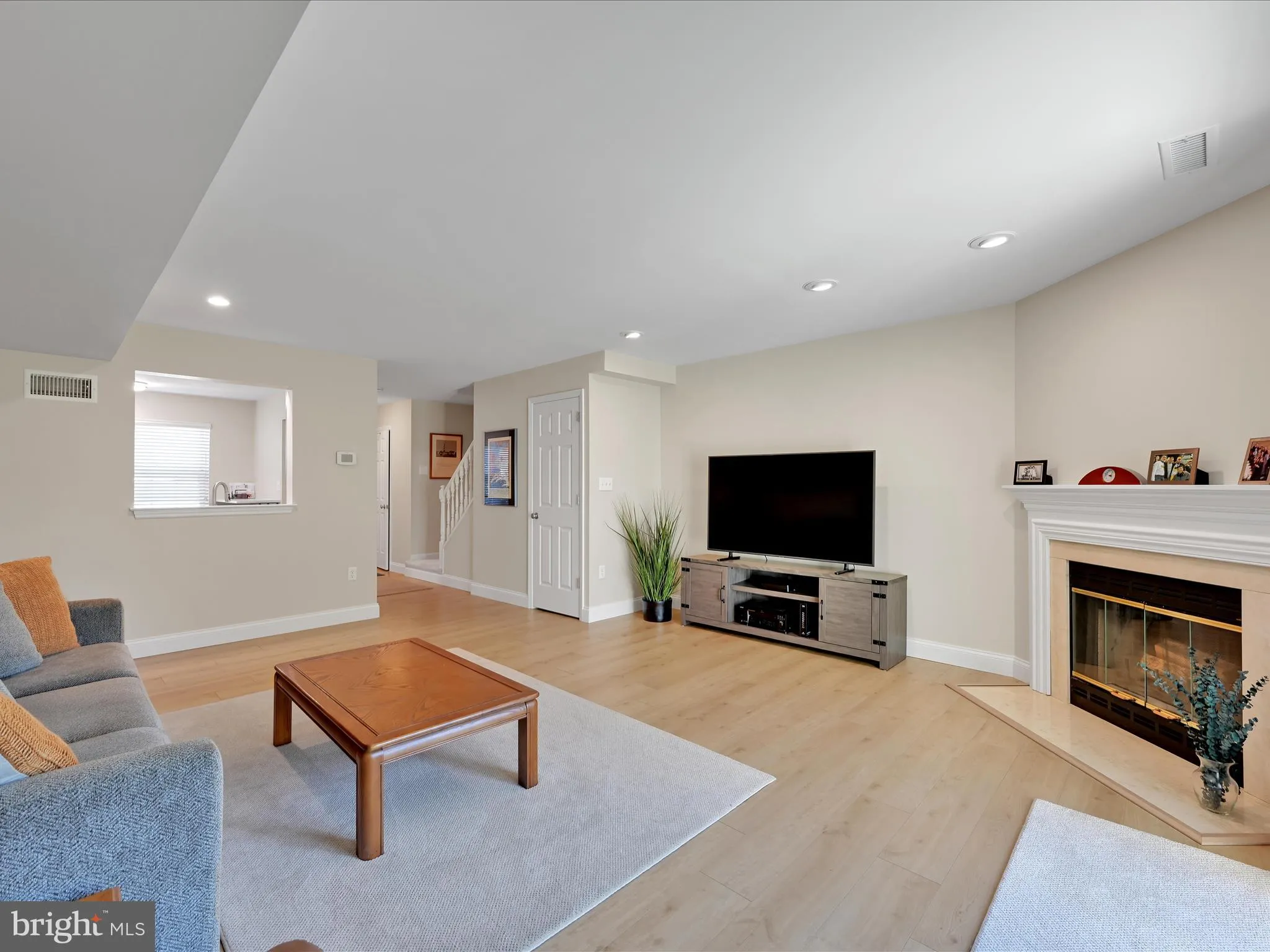 Lancaster, Pennsylvania 17601, United States, 2 Bedrooms Bedrooms, ,2 BathroomsBathrooms,Residential,Active,225858