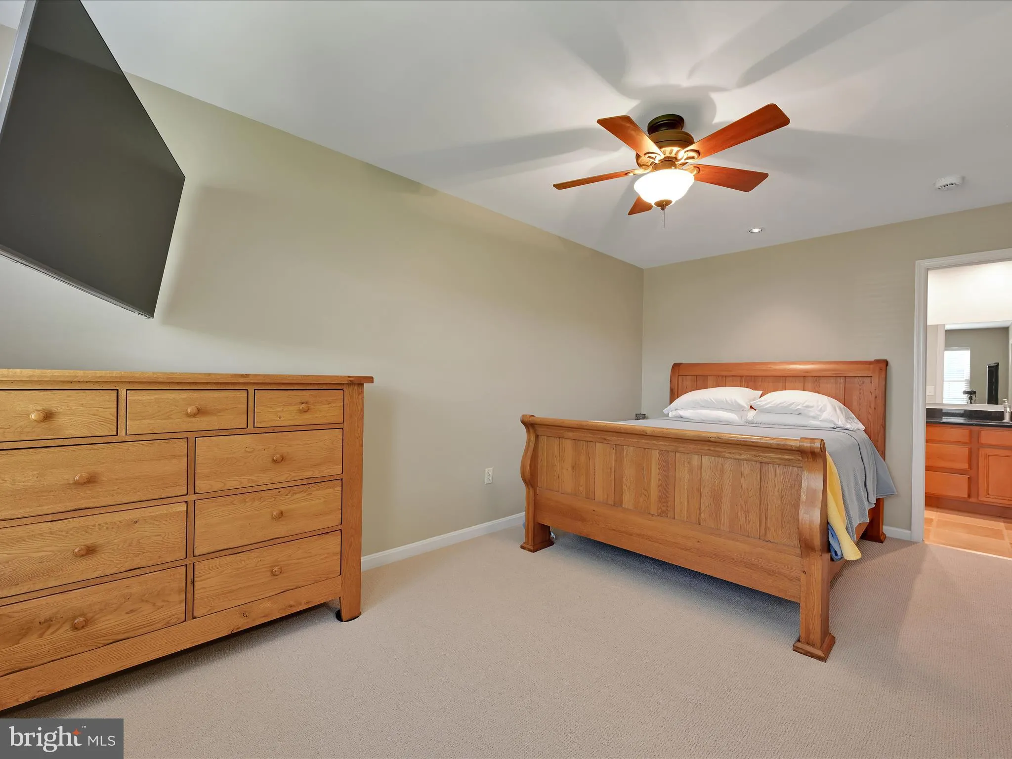 Lancaster, Pennsylvania 17601, United States, 2 Bedrooms Bedrooms, ,2 BathroomsBathrooms,Residential,Active,225858
