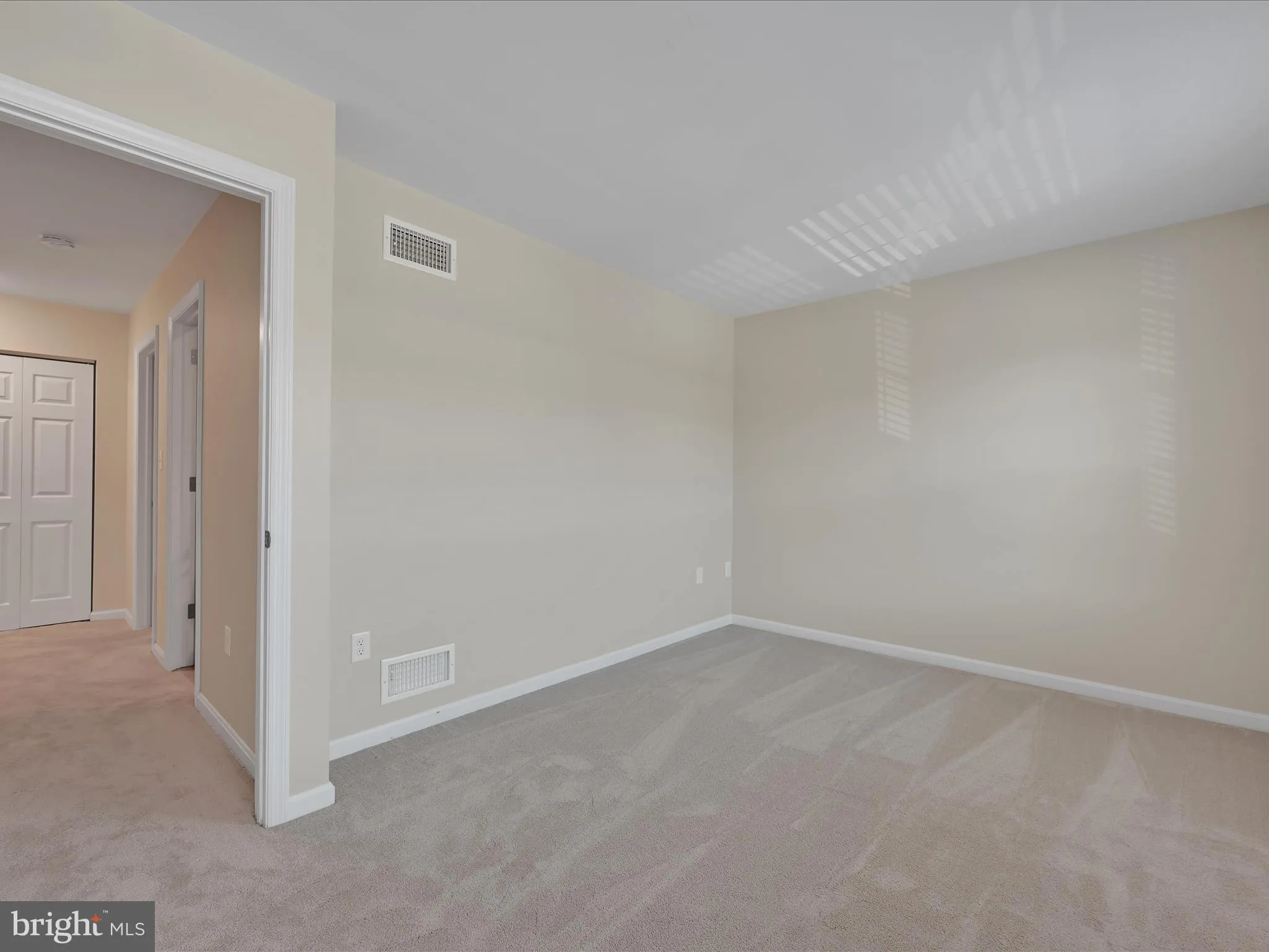 Lancaster, Pennsylvania 17601, United States, 2 Bedrooms Bedrooms, ,2 BathroomsBathrooms,Residential,Active,225858