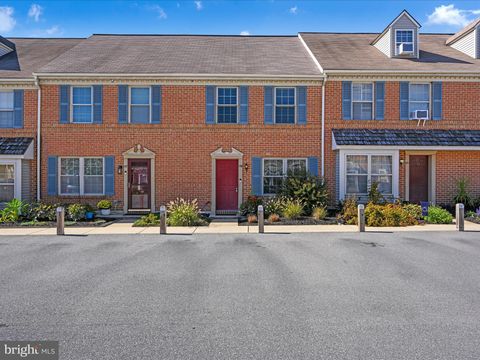 159 MELROSE LANE LANCASTER PA 17601