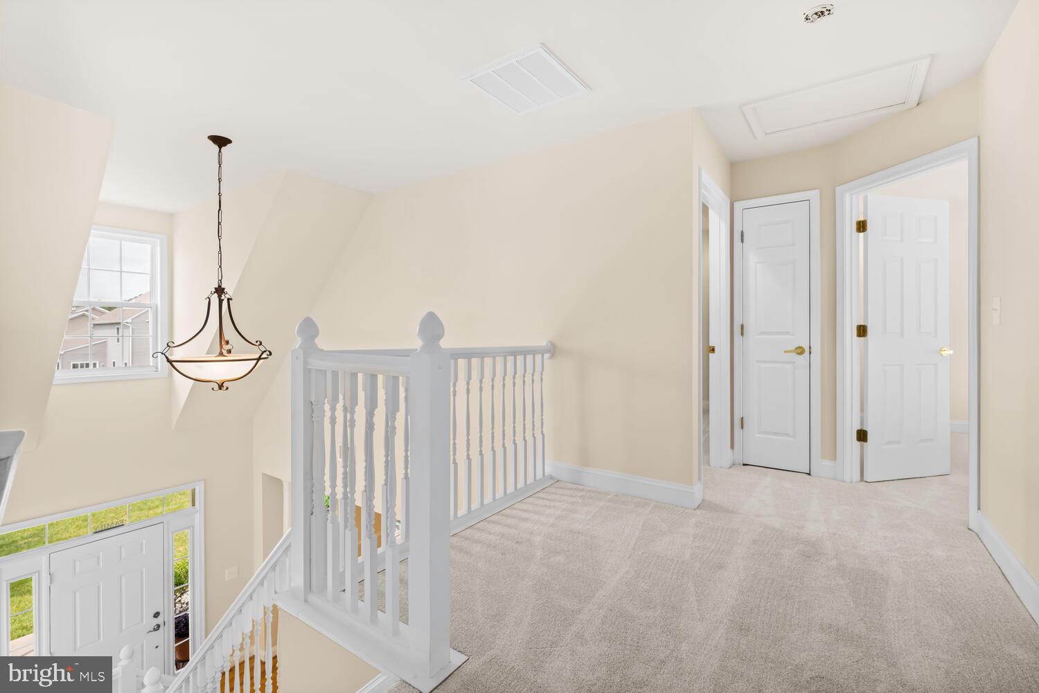 LONGBOAT ESTATES - Residential