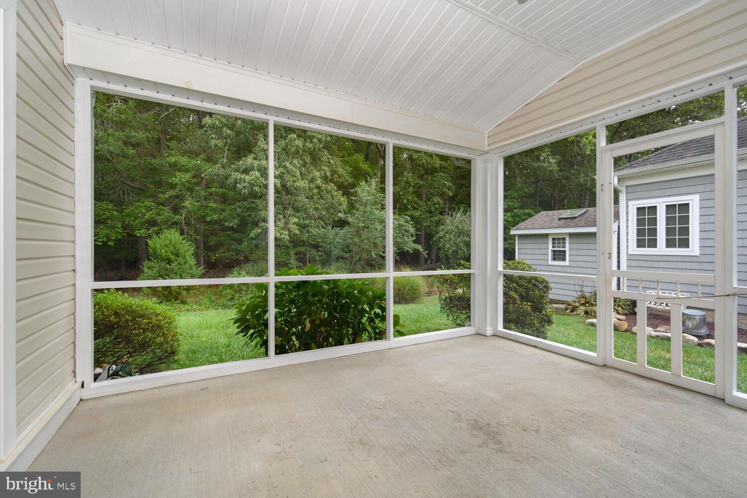 LONGBOAT ESTATES - Residential