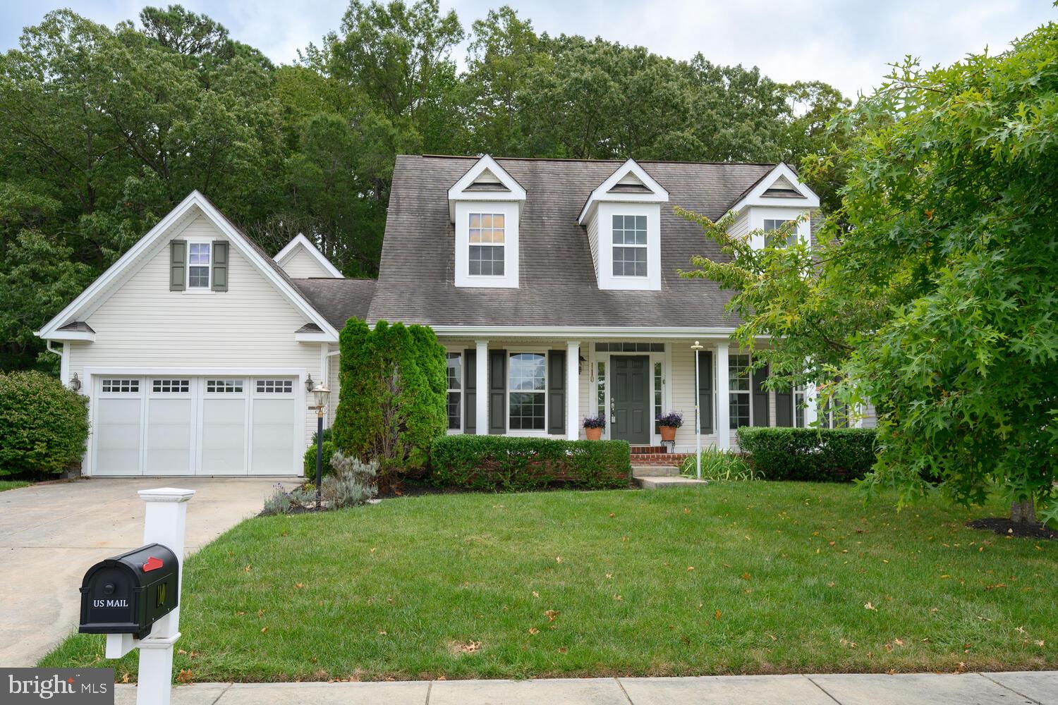 LONGBOAT ESTATES - Residential