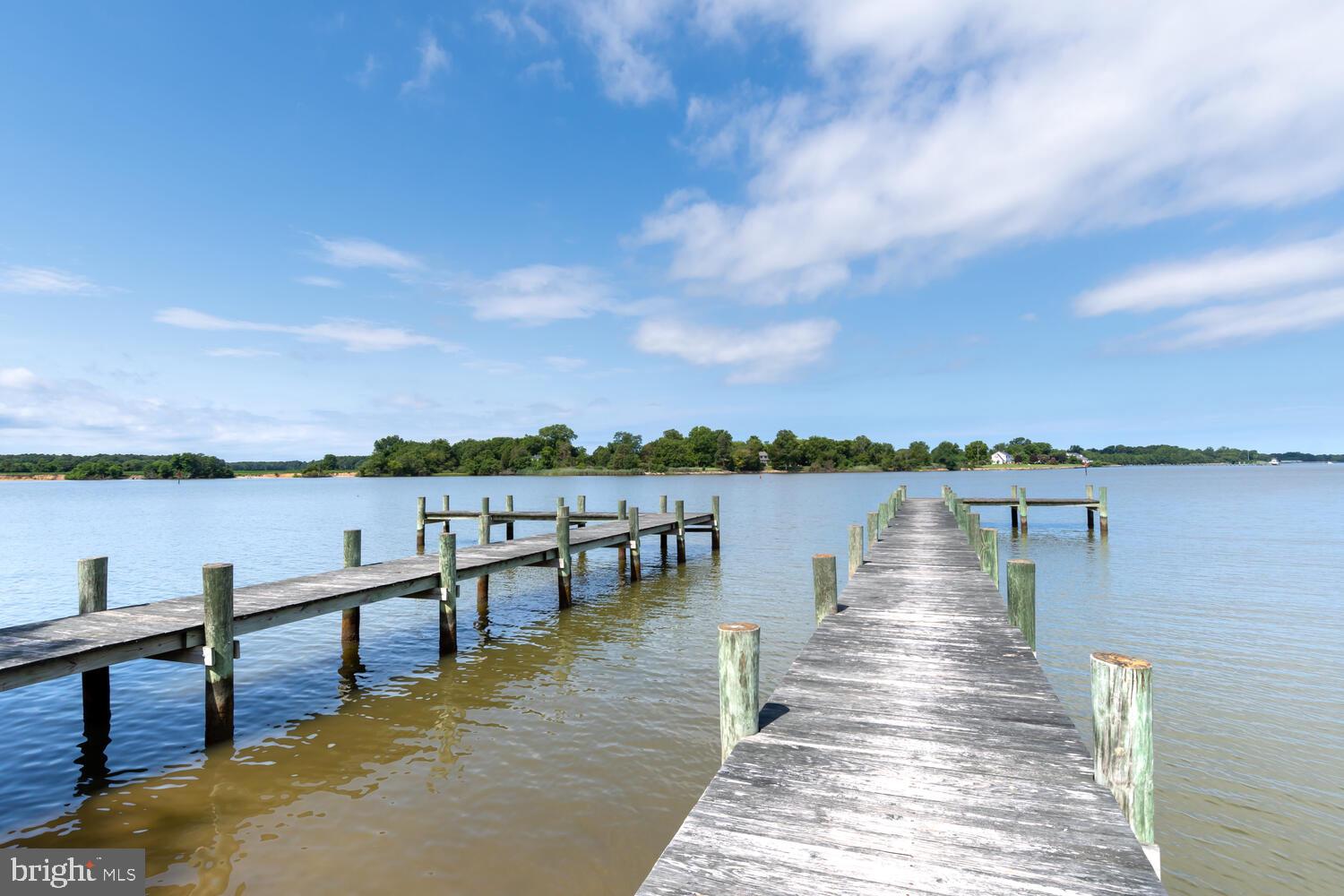 LONGBOAT ESTATES - Residential