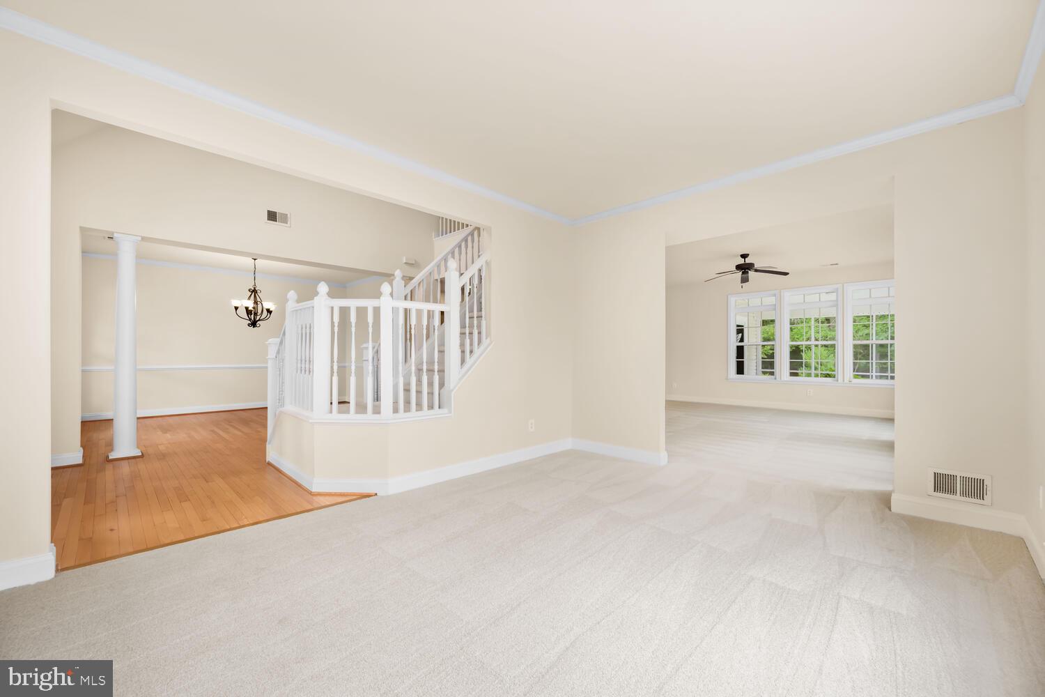 LONGBOAT ESTATES - Residential