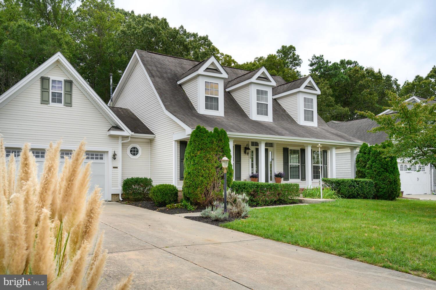 LONGBOAT ESTATES - Residential