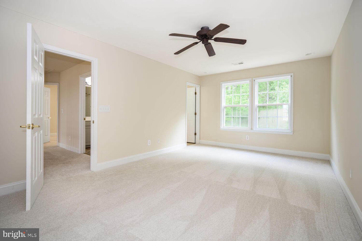 LONGBOAT ESTATES - Residential