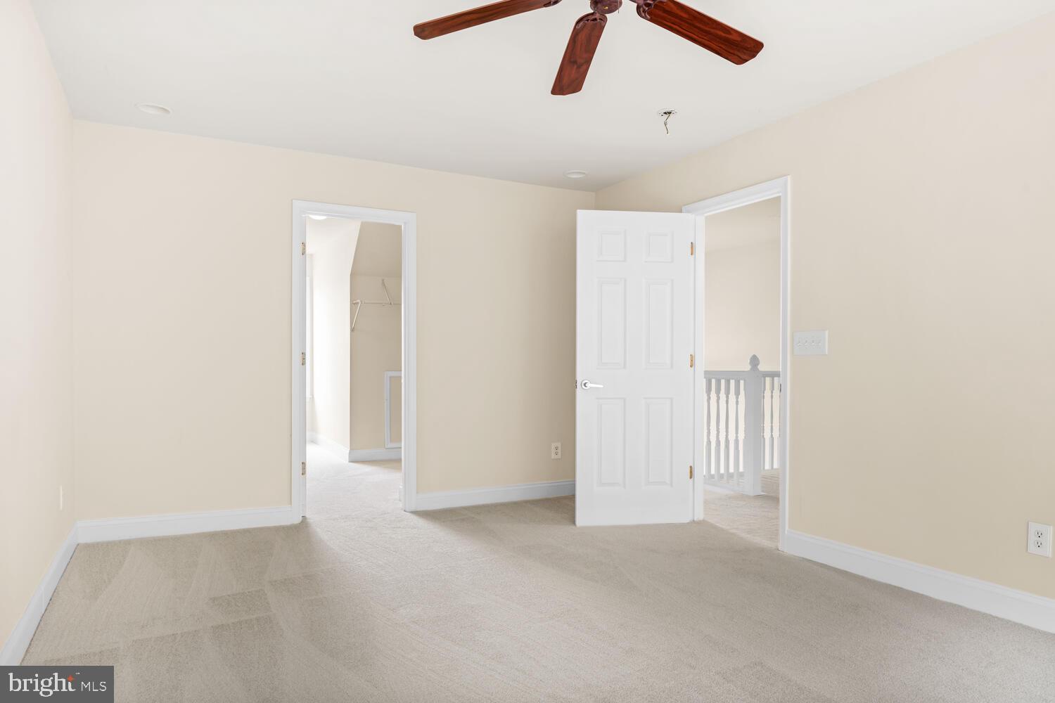 LONGBOAT ESTATES - Residential