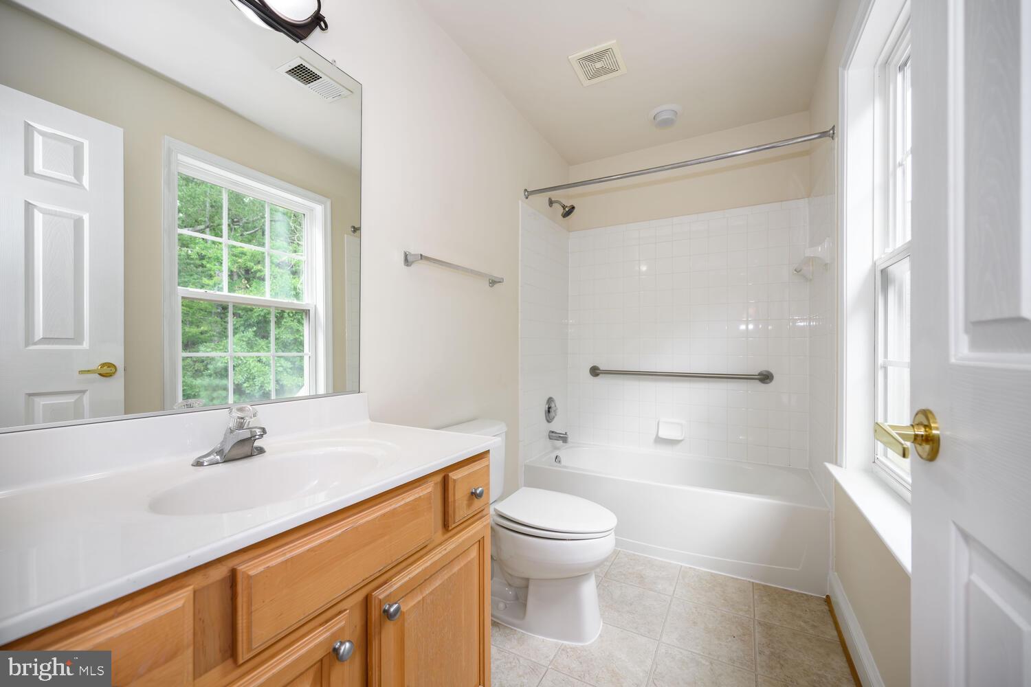 LONGBOAT ESTATES - Residential