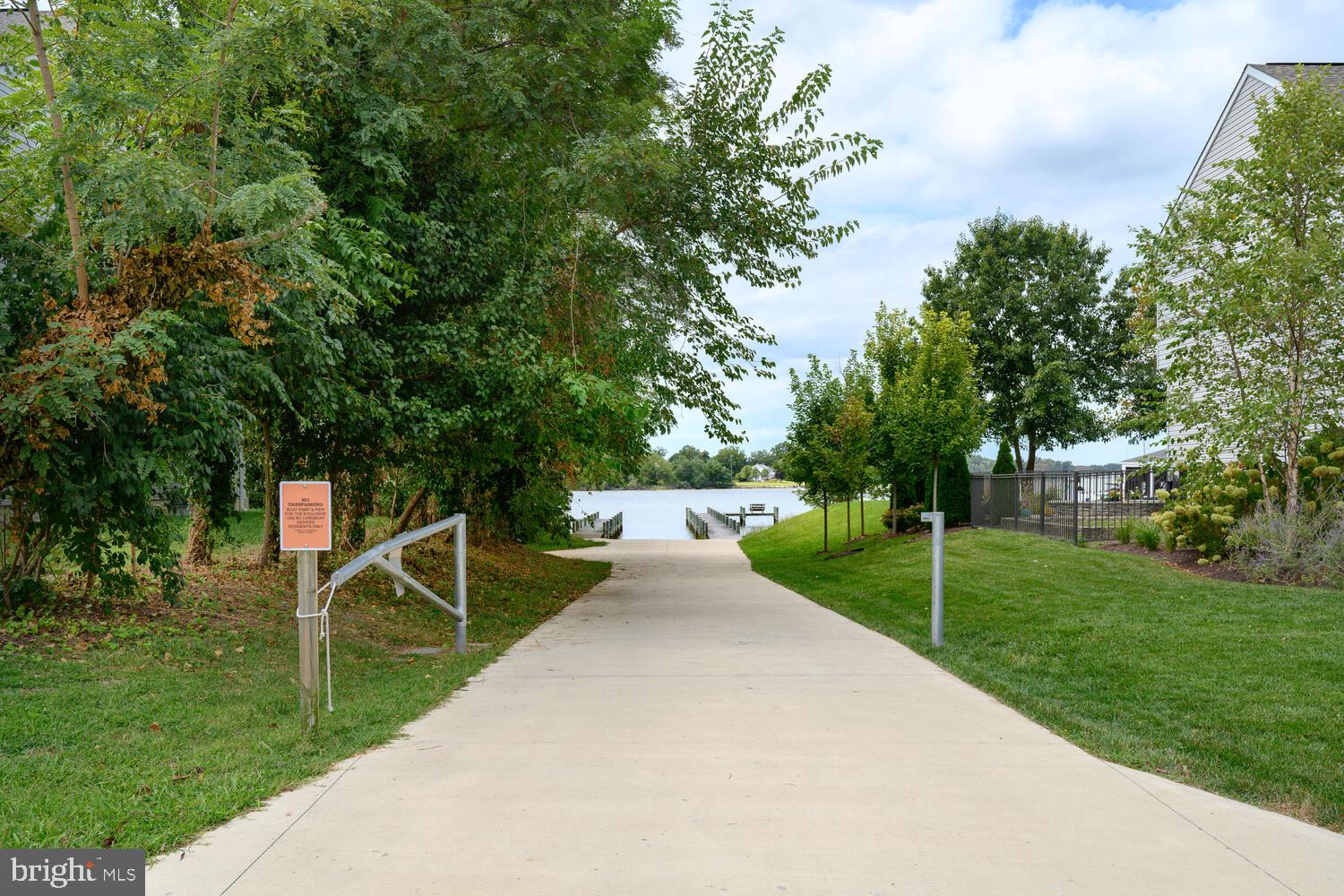 LONGBOAT ESTATES - Residential