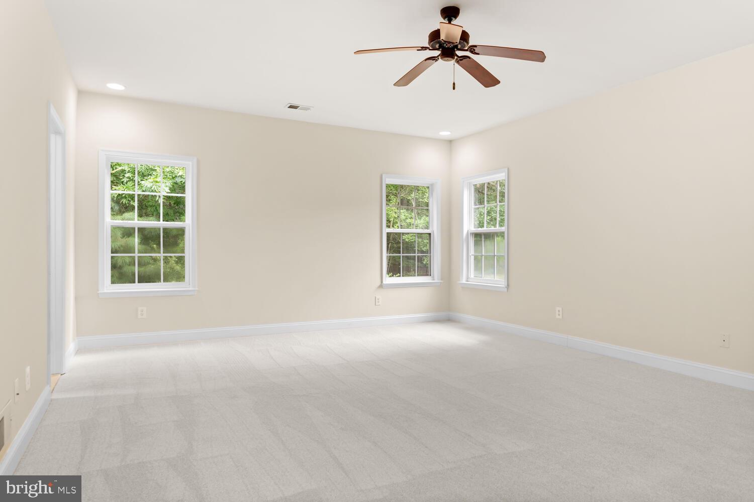 LONGBOAT ESTATES - Residential