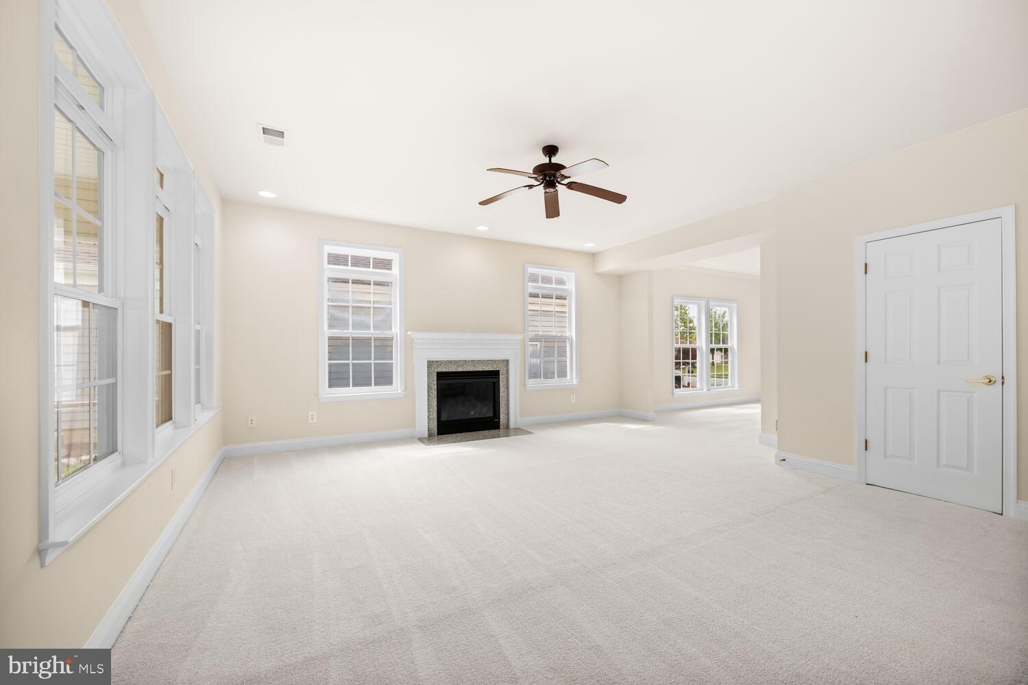 LONGBOAT ESTATES - Residential