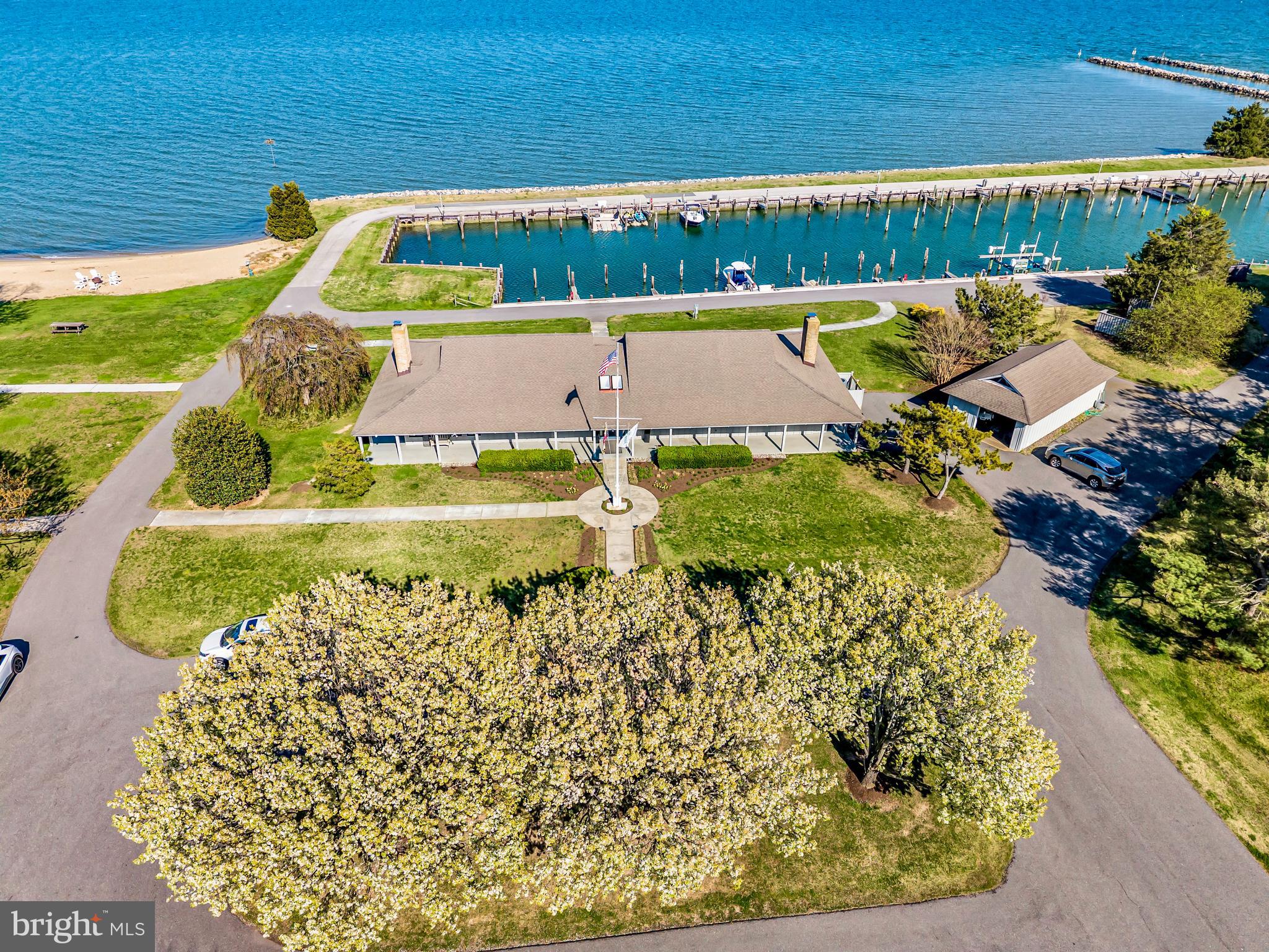 COVE CREEK CLUB - Residential