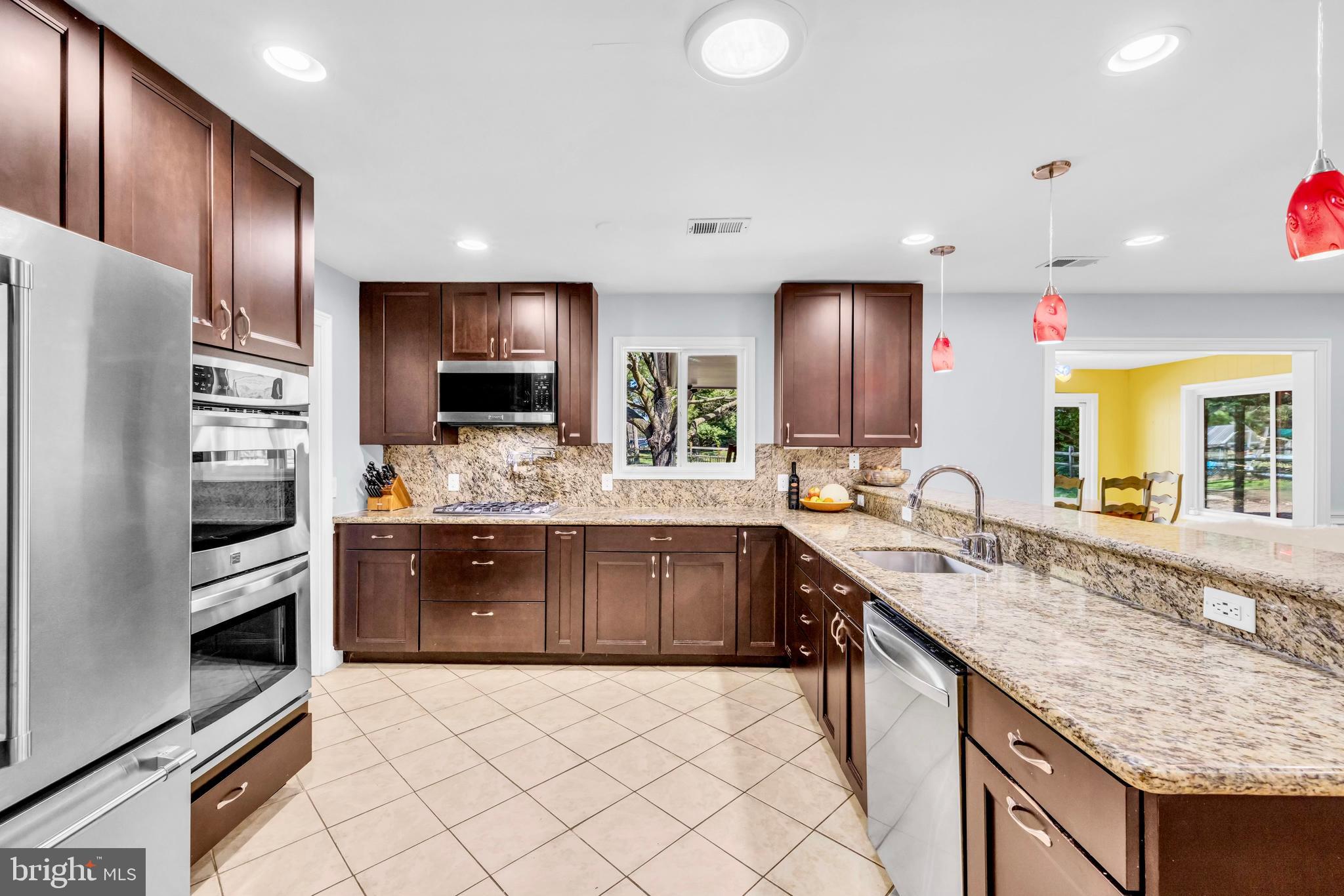 COVE CREEK CLUB - Residential