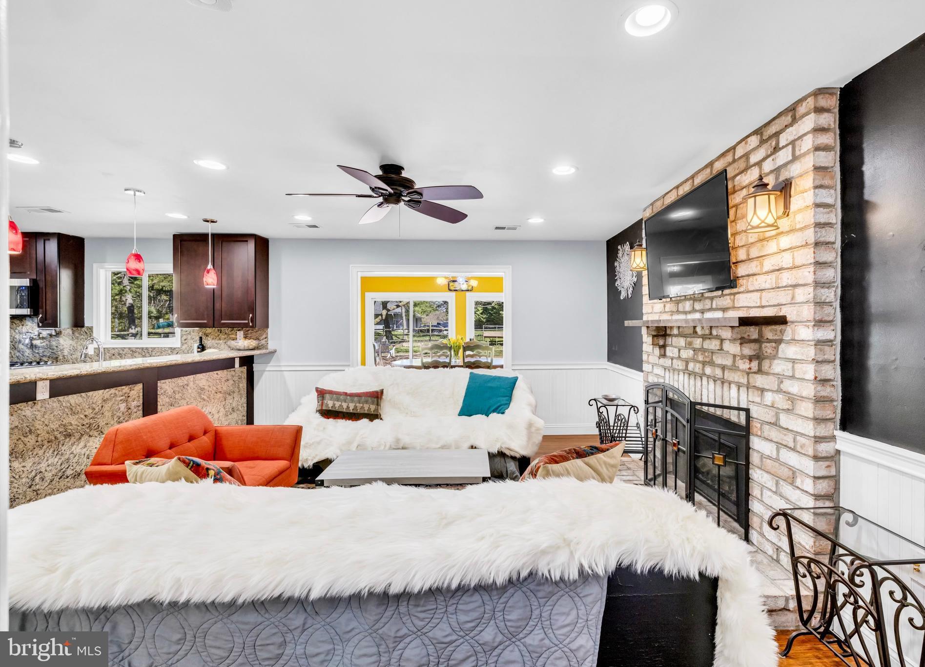 COVE CREEK CLUB - Residential