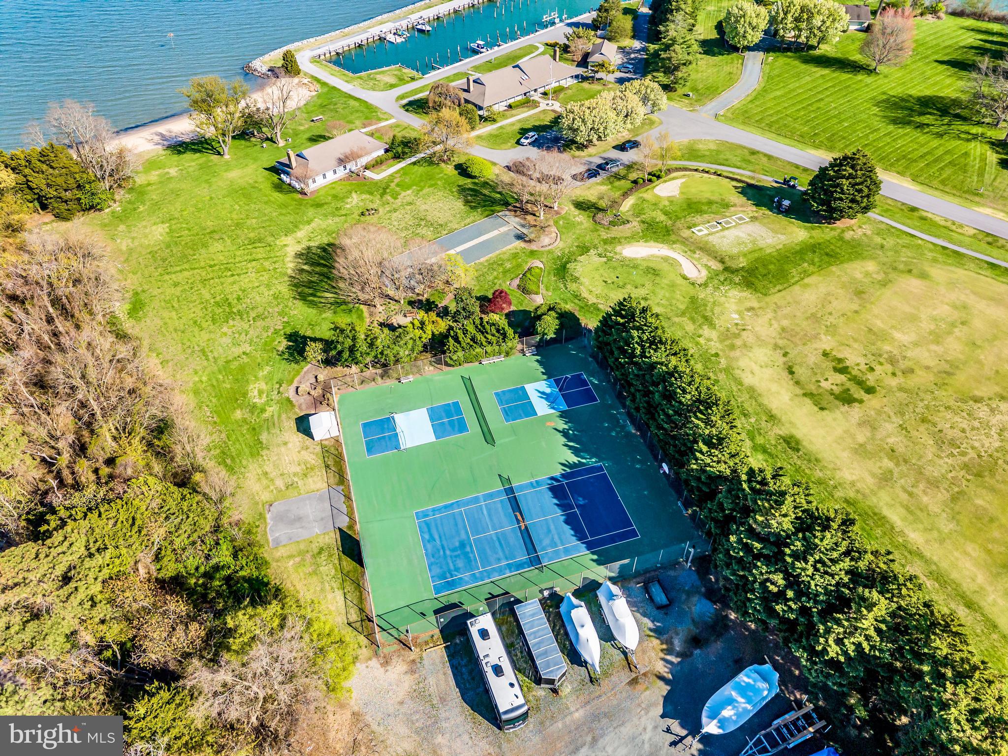 COVE CREEK CLUB - Residential