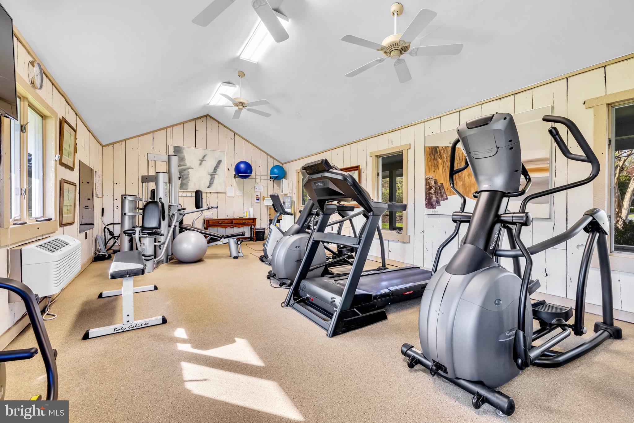 COVE CREEK CLUB - Residential