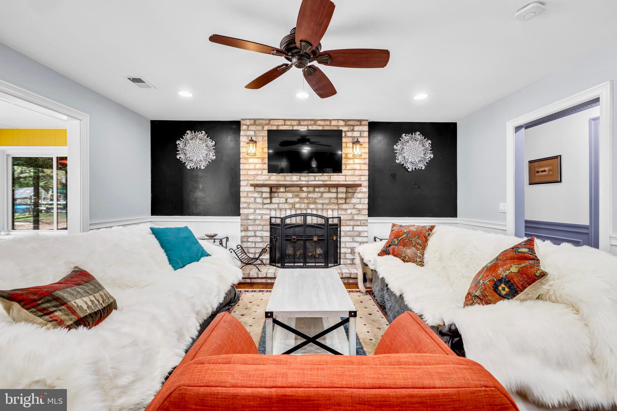 COVE CREEK CLUB - Residential