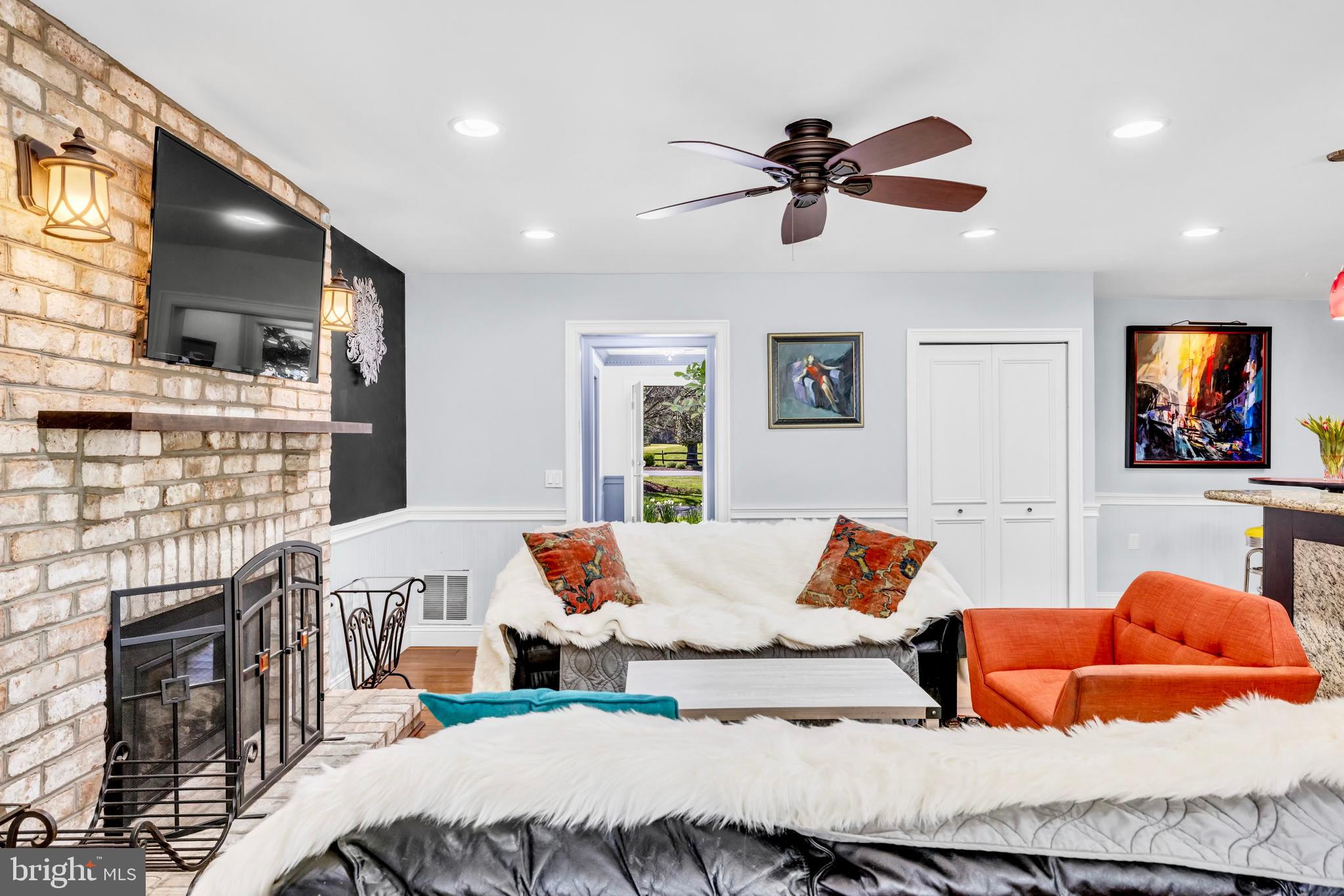 COVE CREEK CLUB - Residential