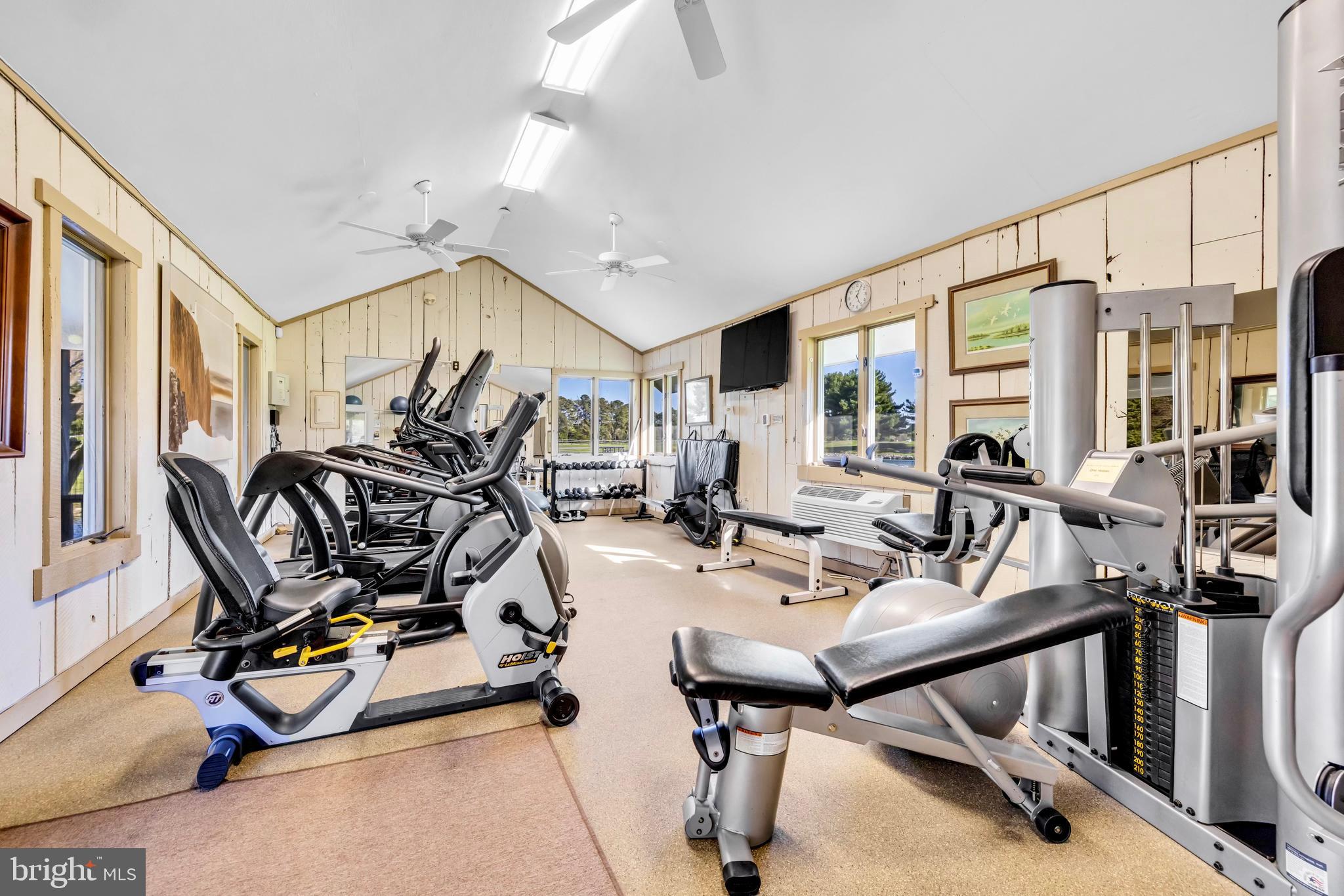 COVE CREEK CLUB - Residential