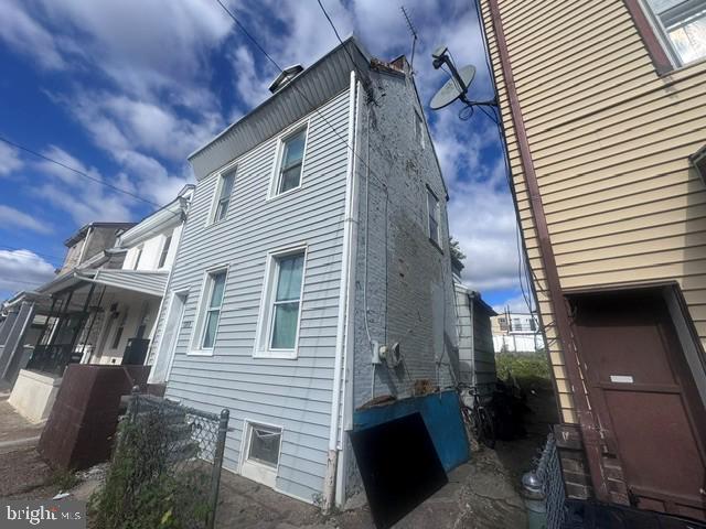 1353 SELLERS STREET