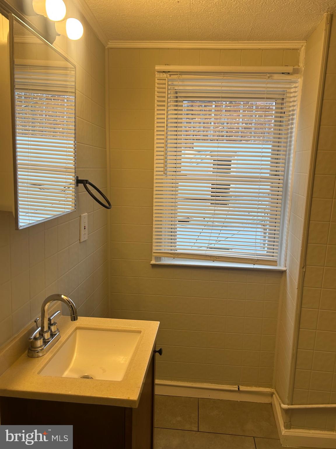 MONDAWMIN - Residential Lease