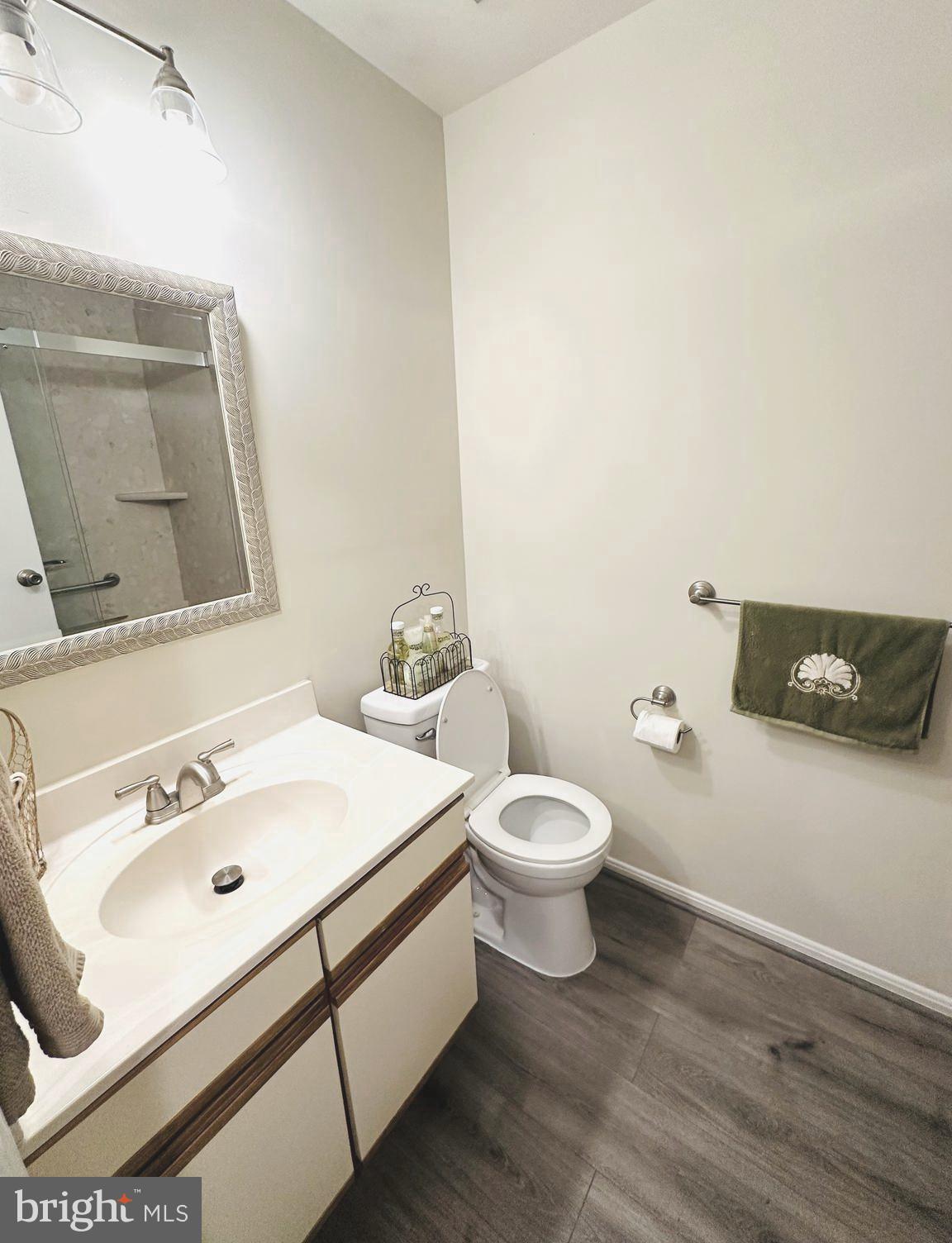 STONINGTON CONDOMINIUMS - Residential